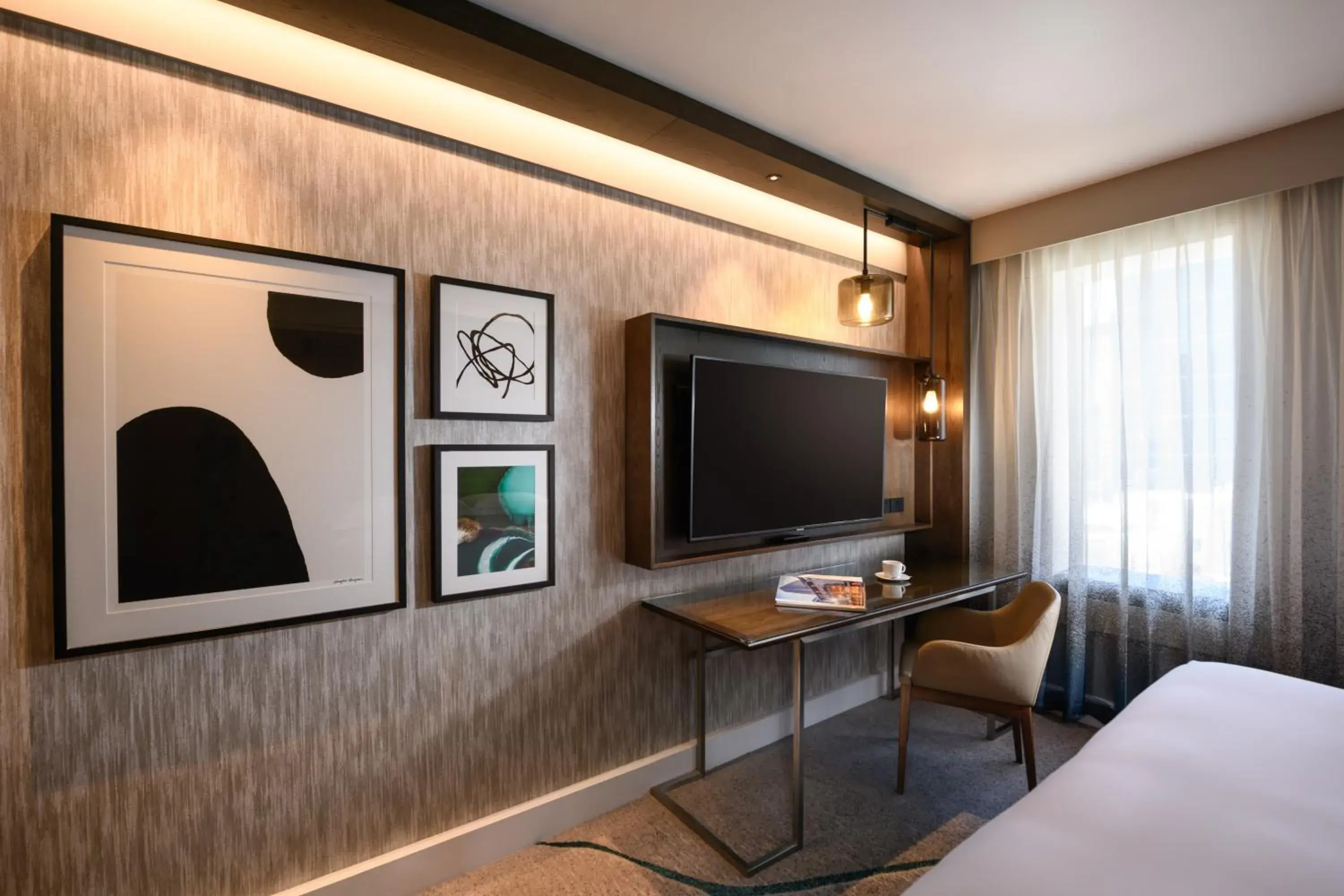 Corner King Room in Hilton Sydney Corner King Room in Hilton Sydney