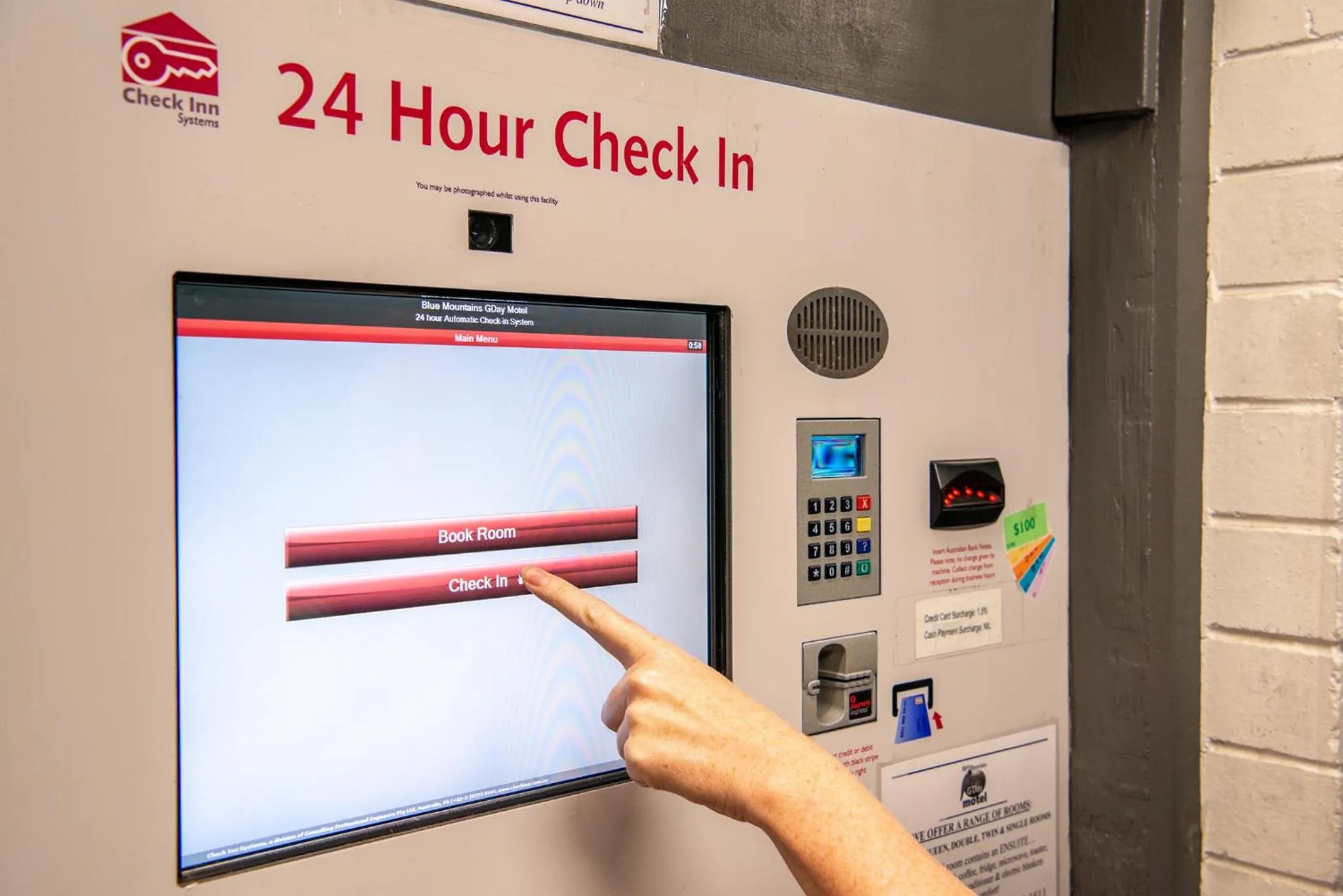 Property building in Blue Mountains Highway Motel