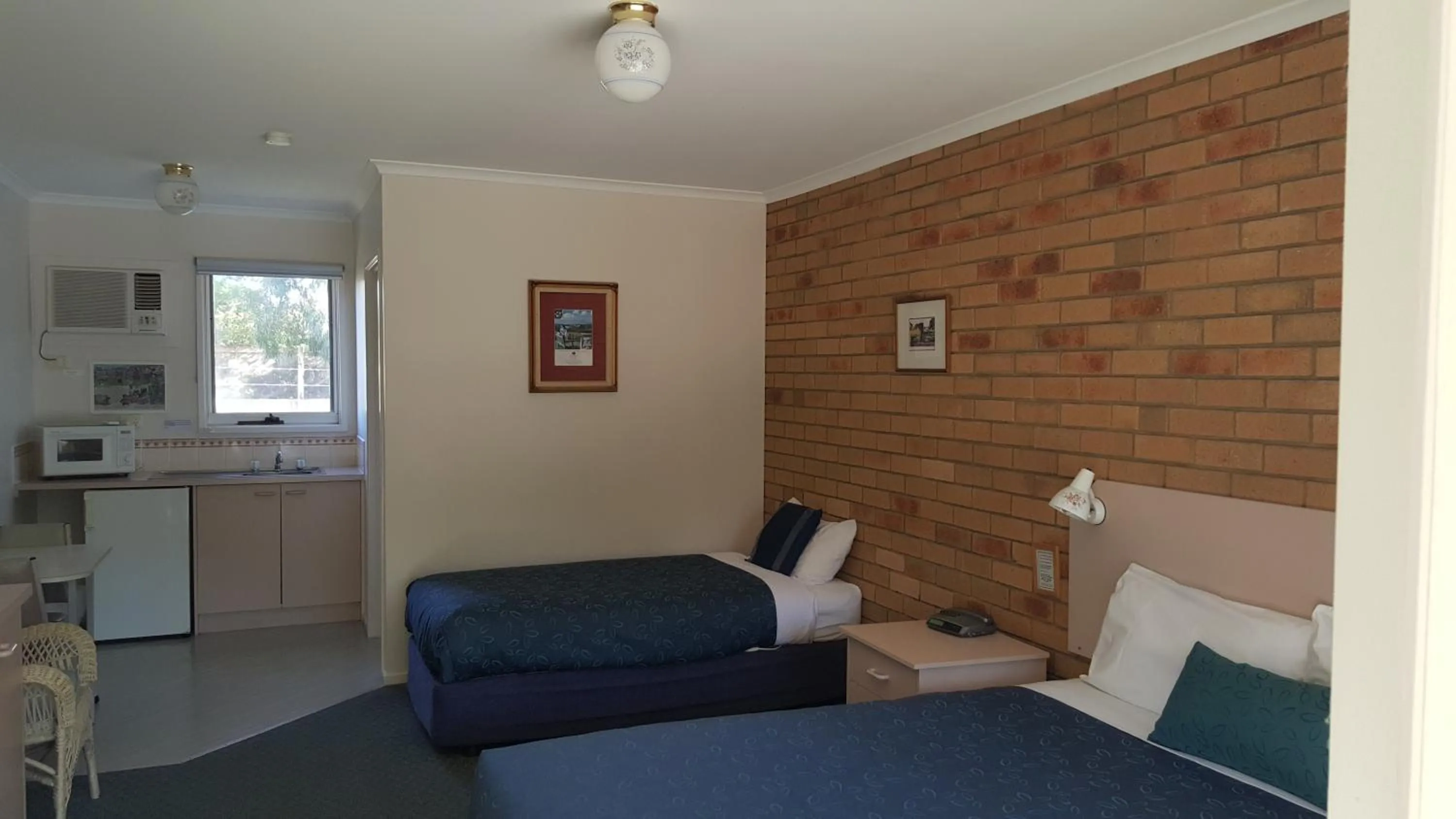 Photo of the whole room in The Balnarring Motel