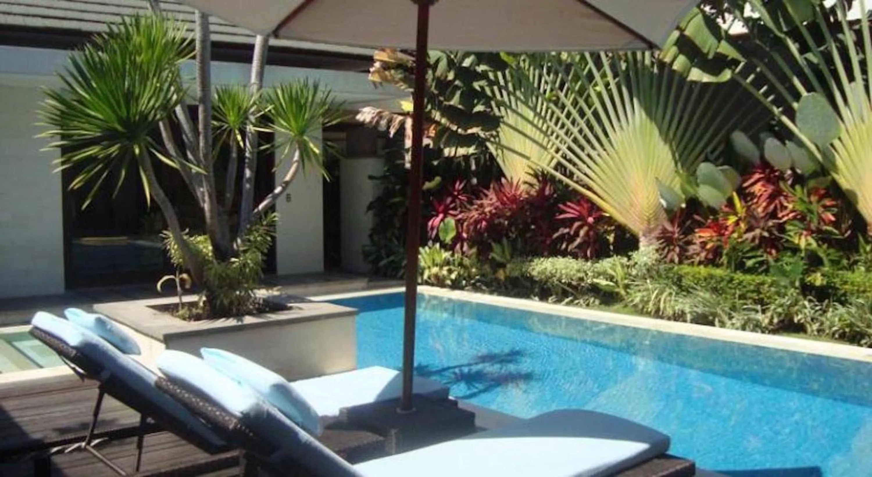 Swimming pool in Villa Kejora 10