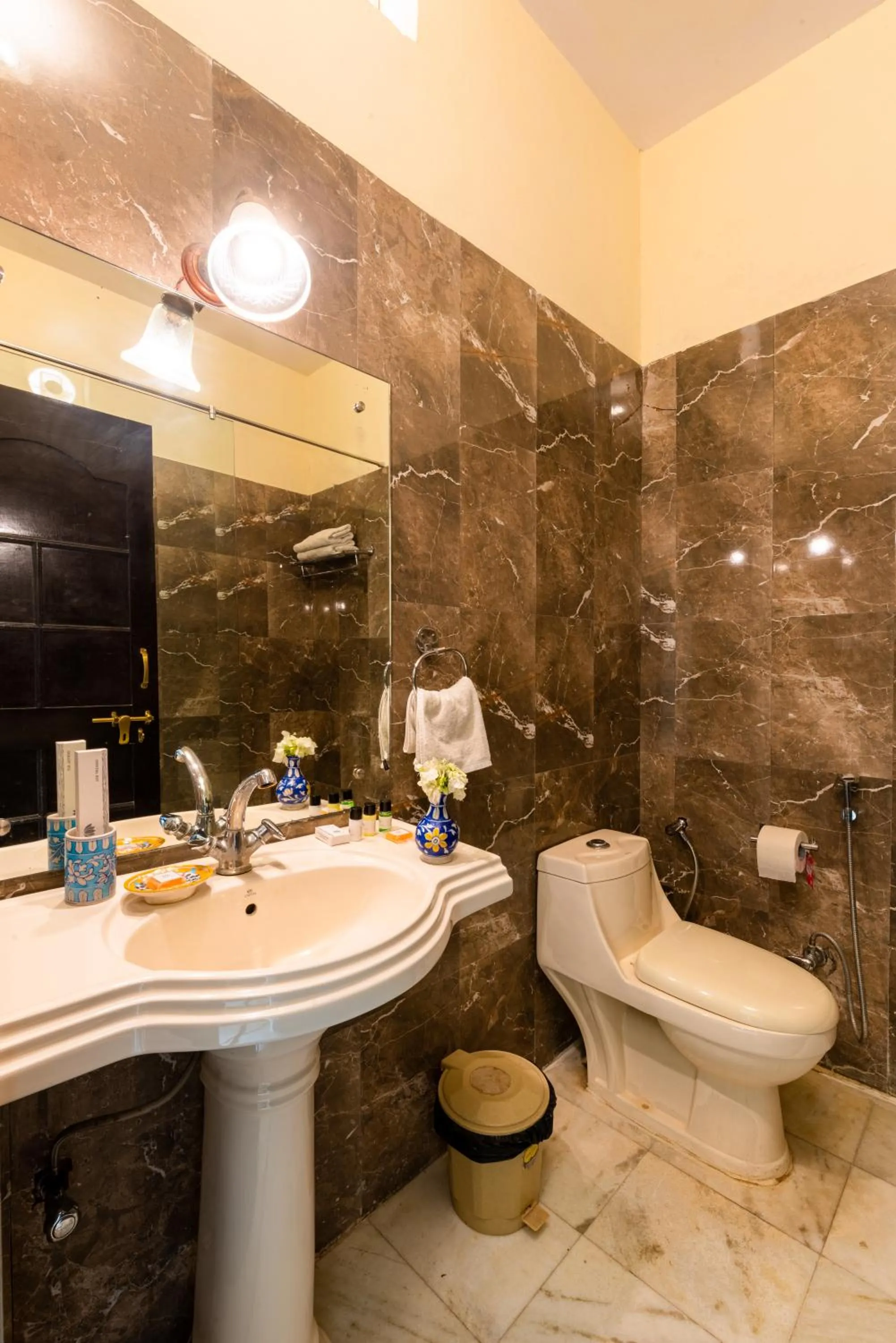 Gulaab Niwaas Palace