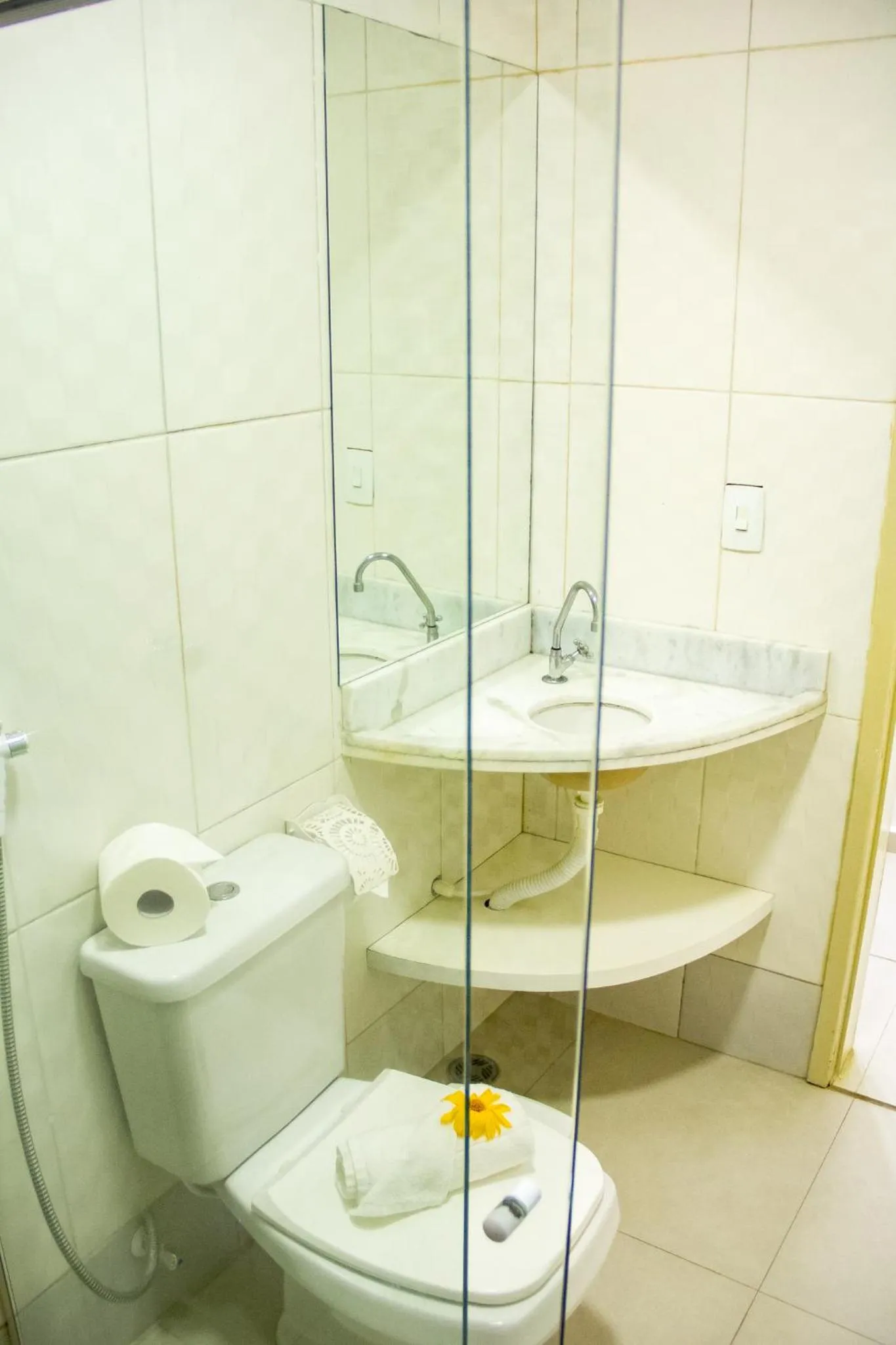 Toilet in Pousada Polymar