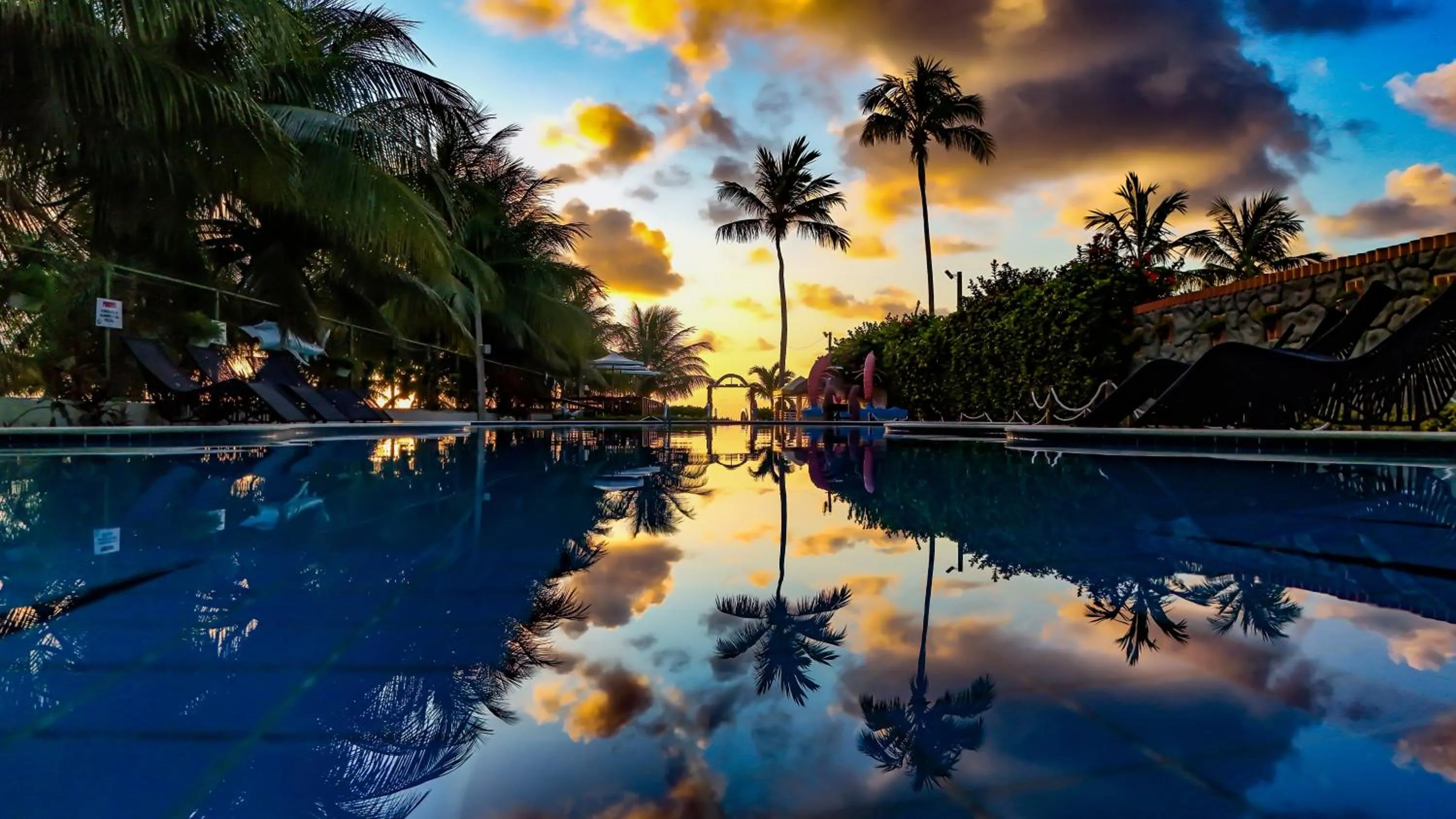 Swimming pool in Pousada Polymar