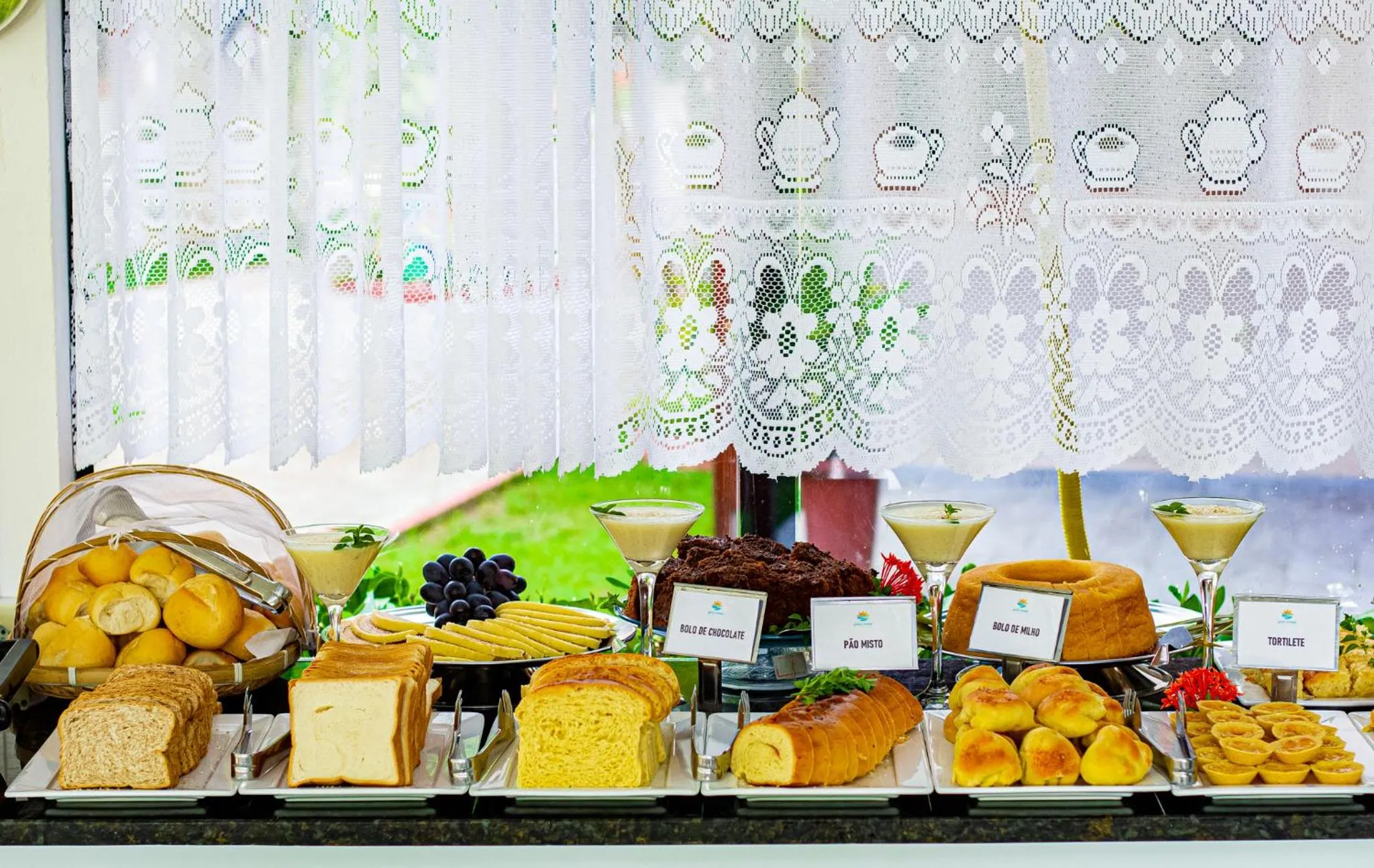 Buffet breakfast in Pousada Polymar