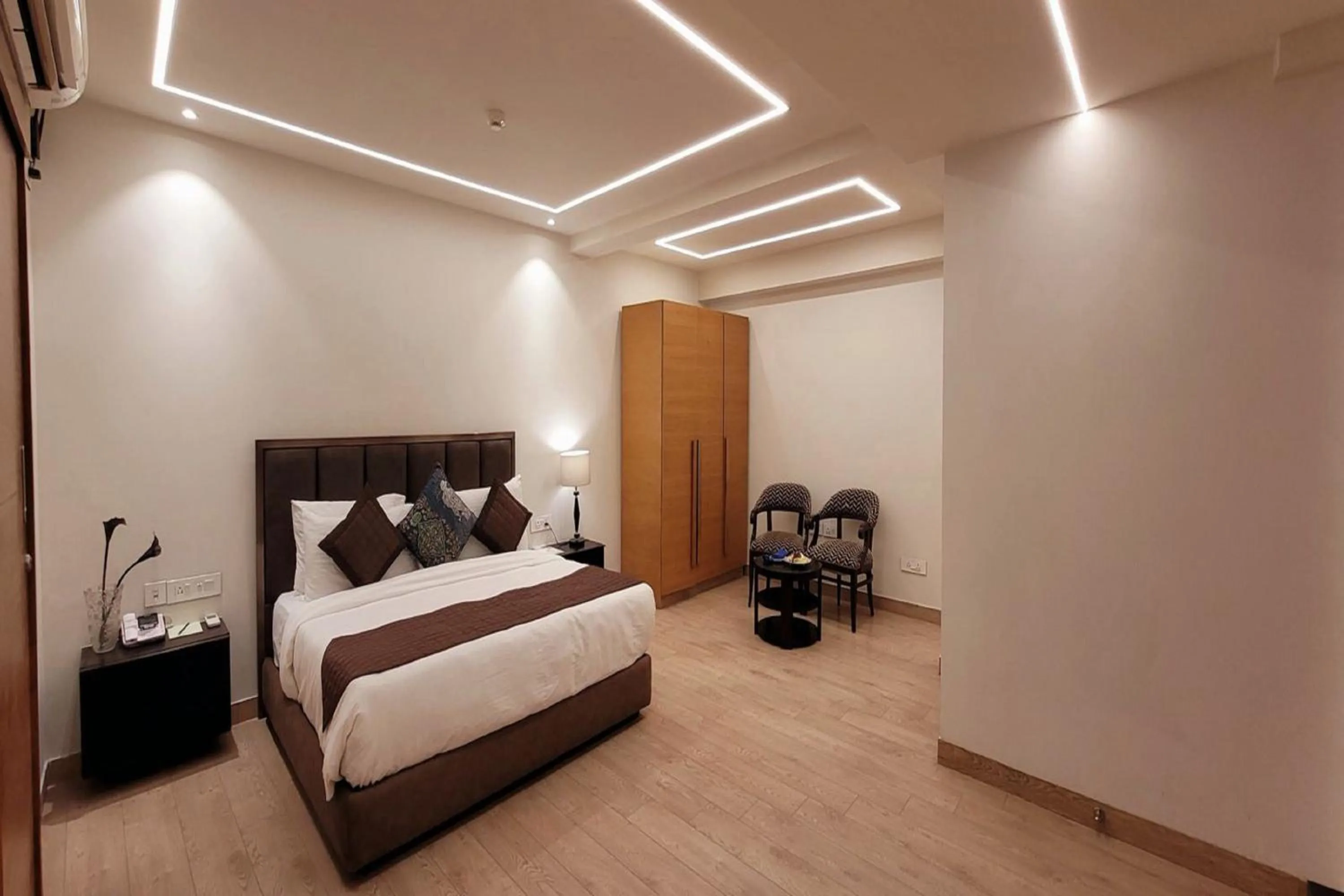 Bedroom, Bed in Hotel Saket 27