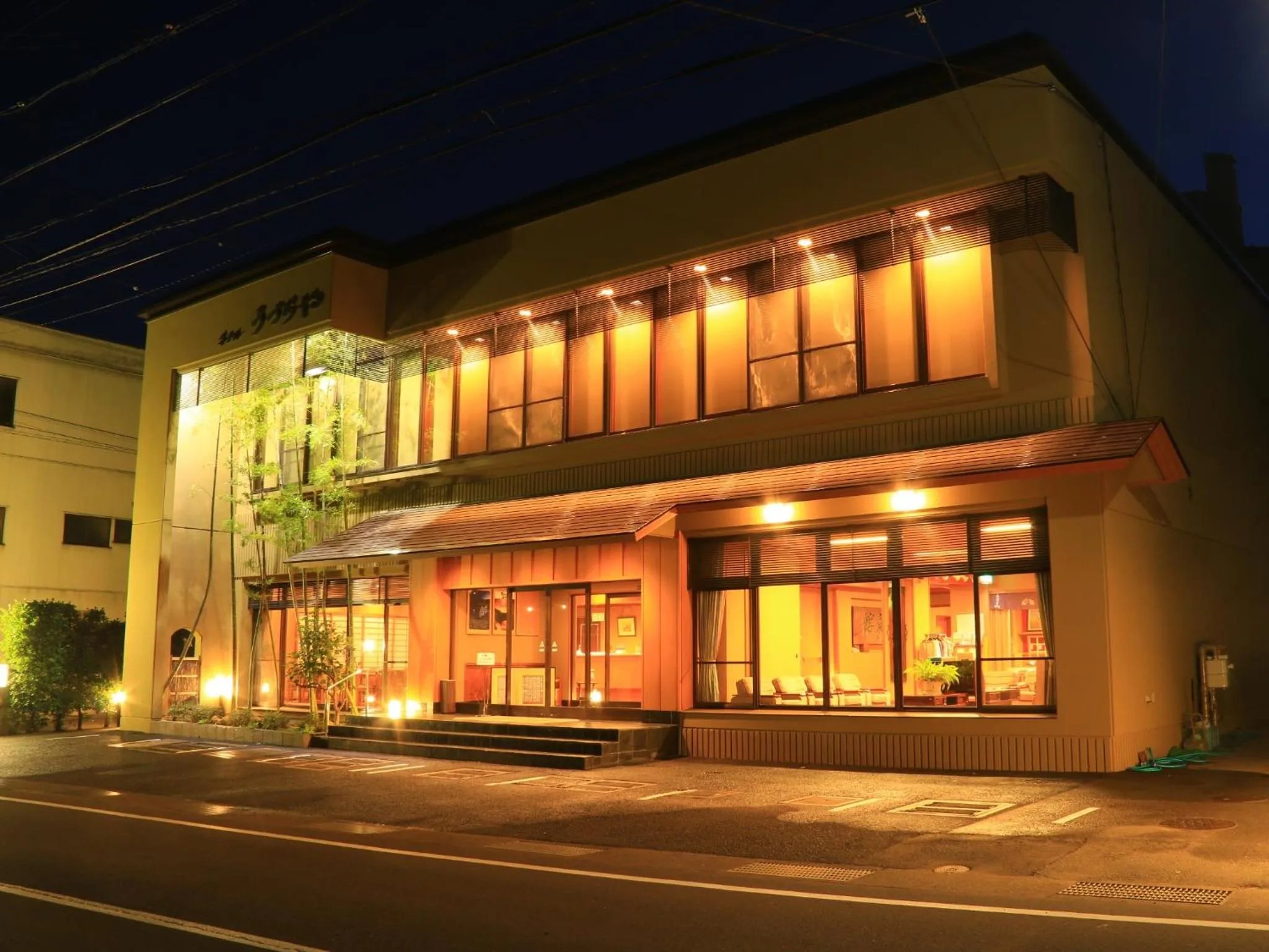 Facade/entrance in Hotel Uzuraya