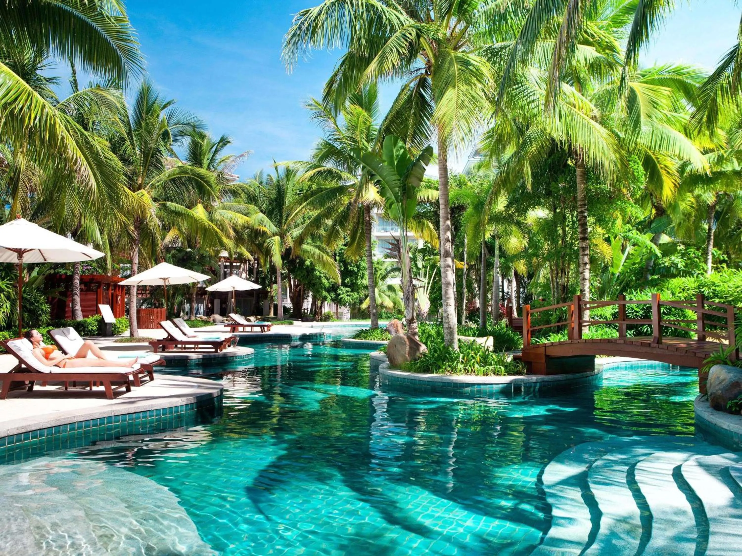 Pool view in Swissôtel Sanya Yalong Bay