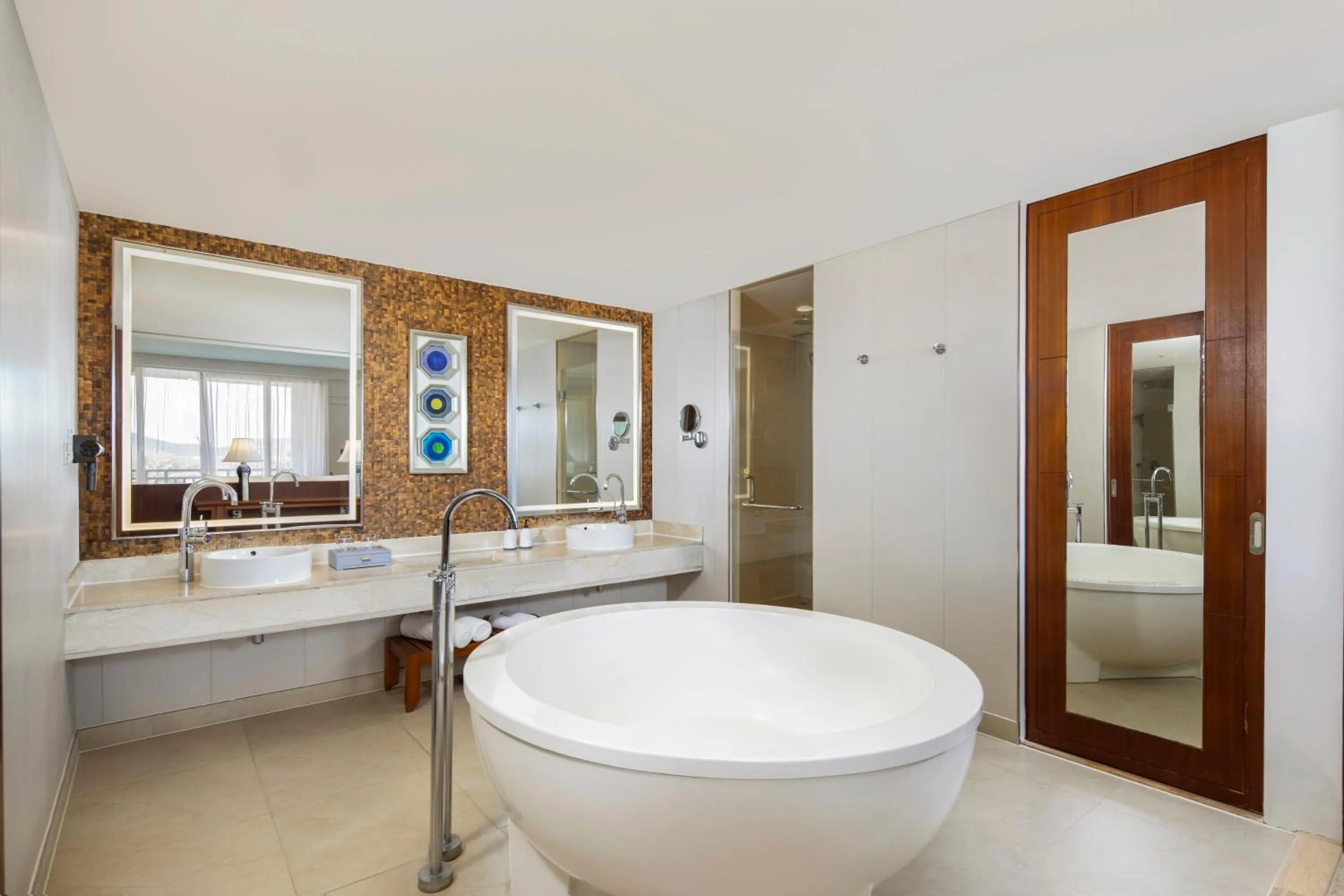 Shower in Swissôtel Sanya Yalong Bay