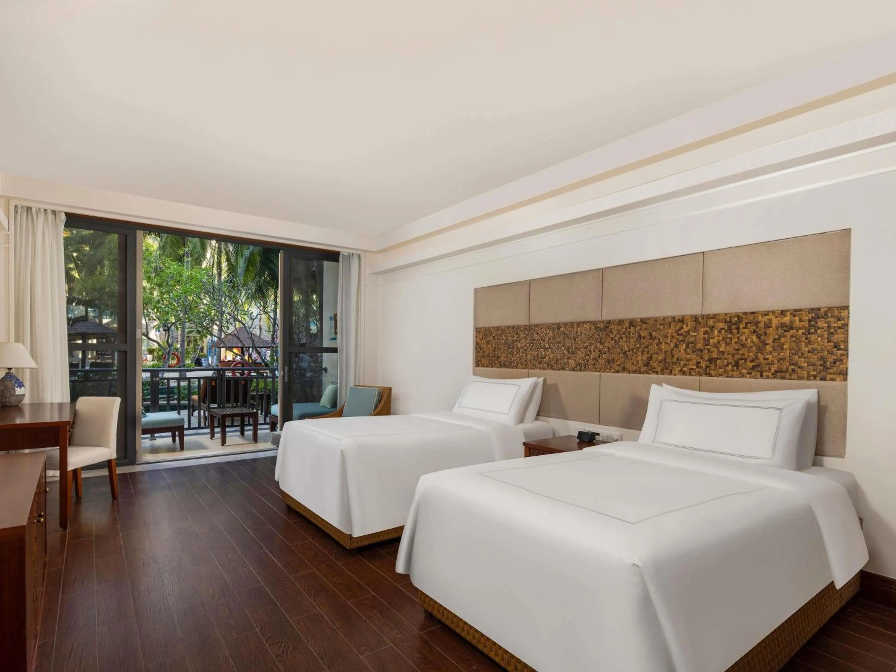 Bedroom, Bed in Swissôtel & Spa Sanya Yalong Bay