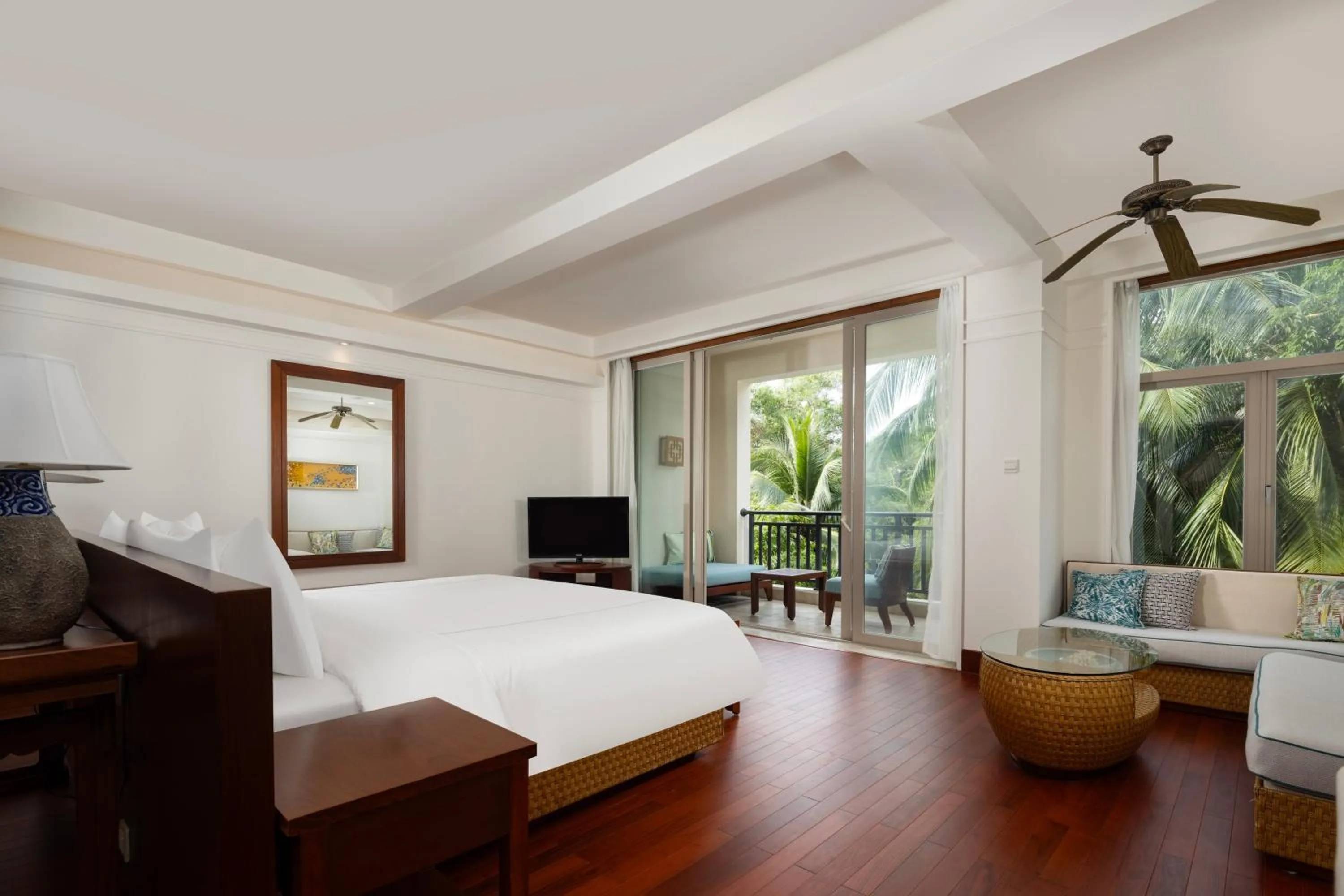 Bedroom, Bed in Swissôtel Sanya Yalong Bay