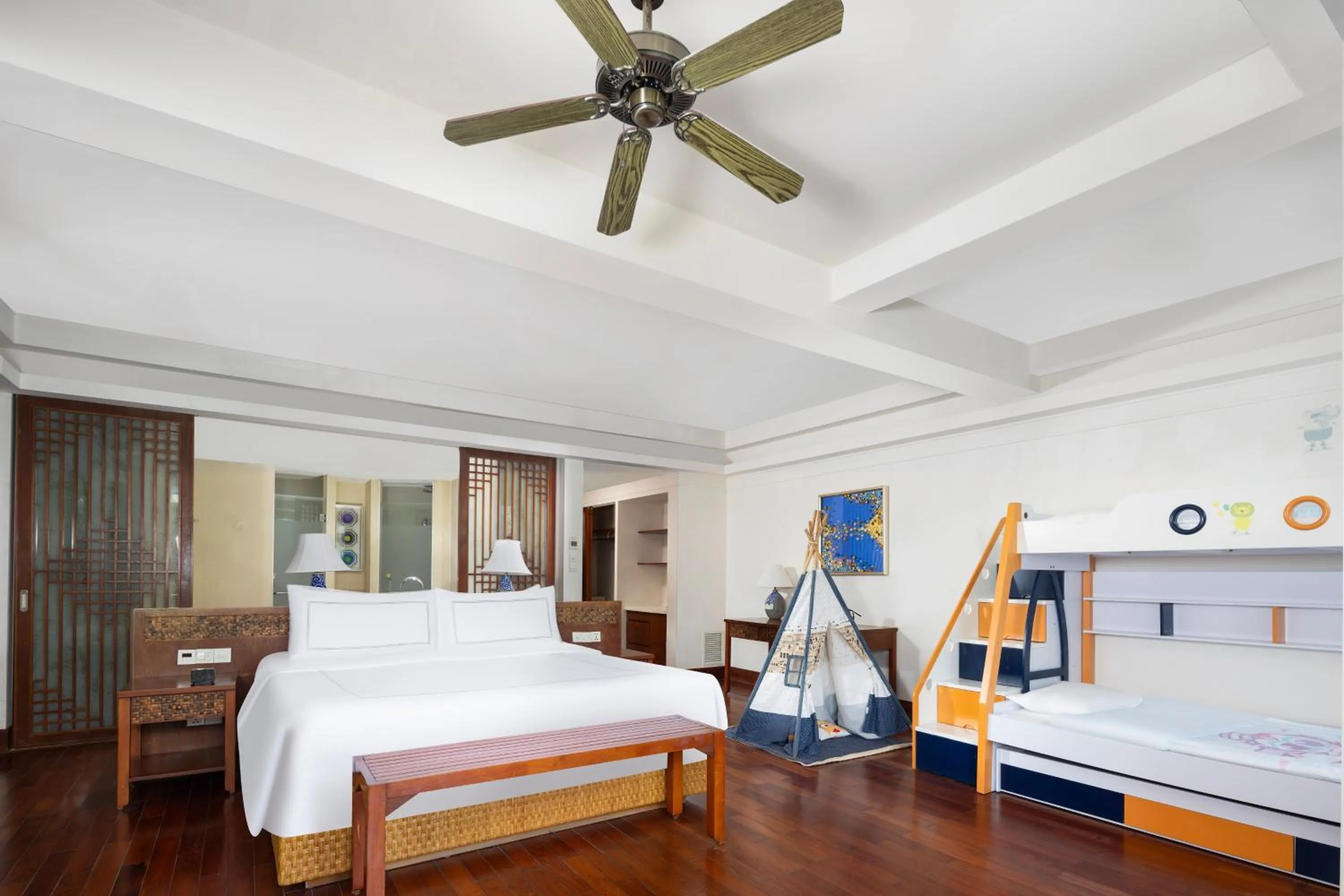 Bedroom, Bed in Swissôtel Sanya Yalong Bay