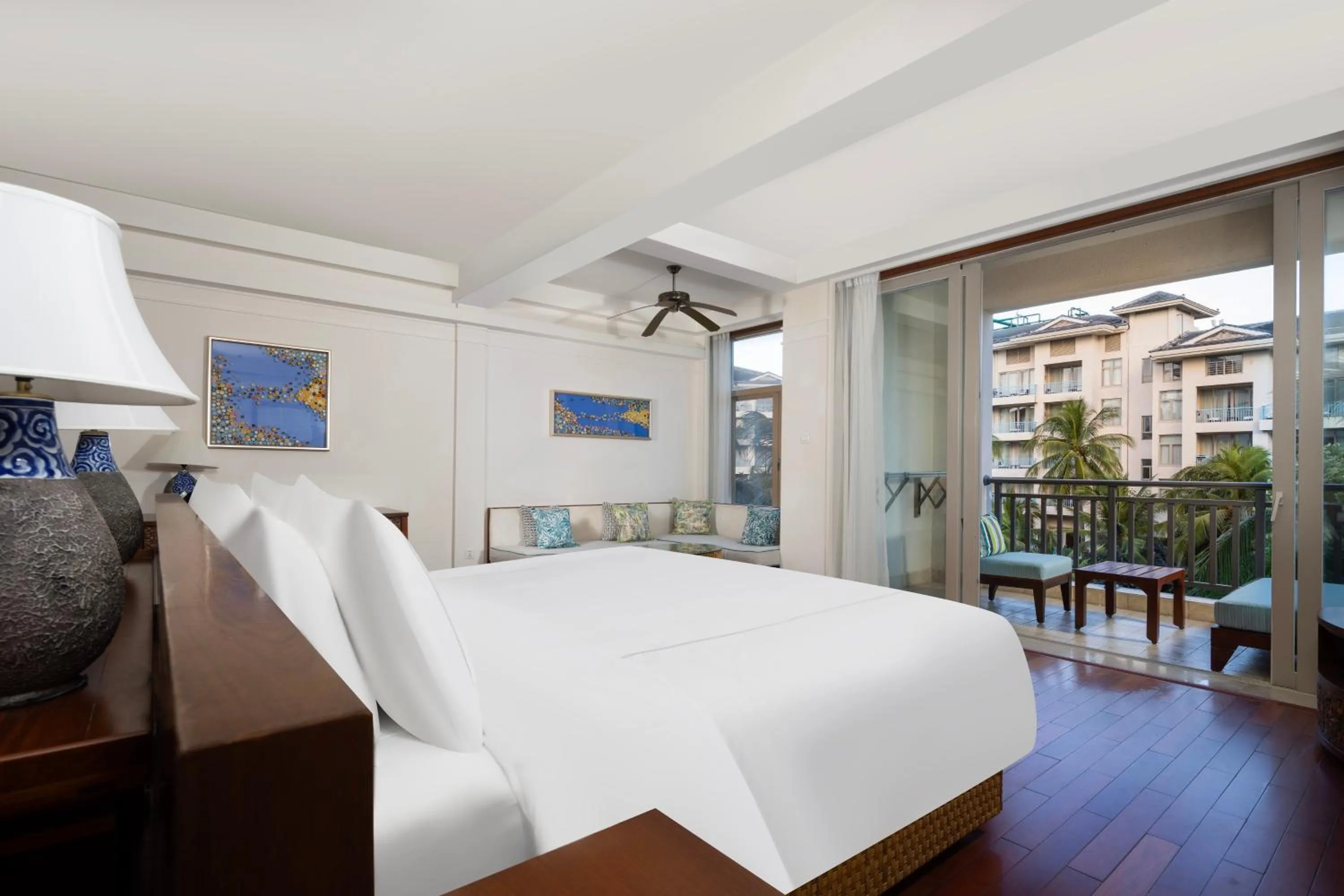 Photo of the whole room, Bed in Swissôtel Sanya Yalong Bay