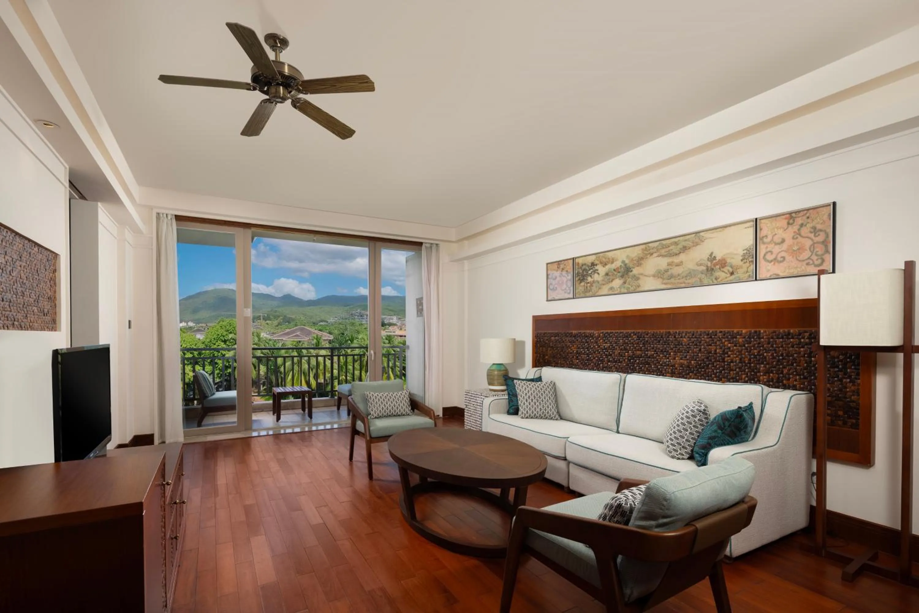 Living room in Swissôtel Sanya Yalong Bay