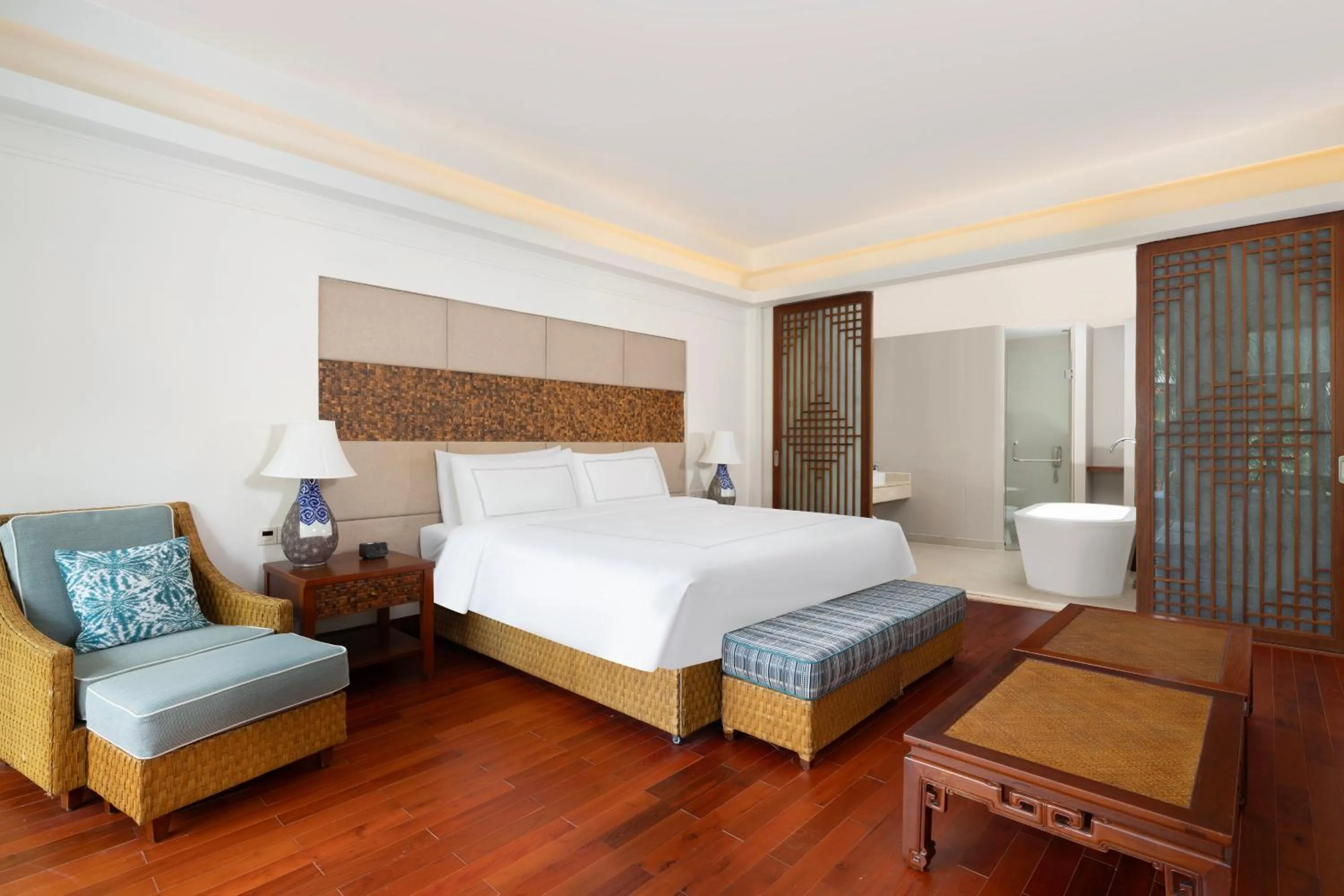 Bedroom, Bed in Swissôtel Sanya Yalong Bay