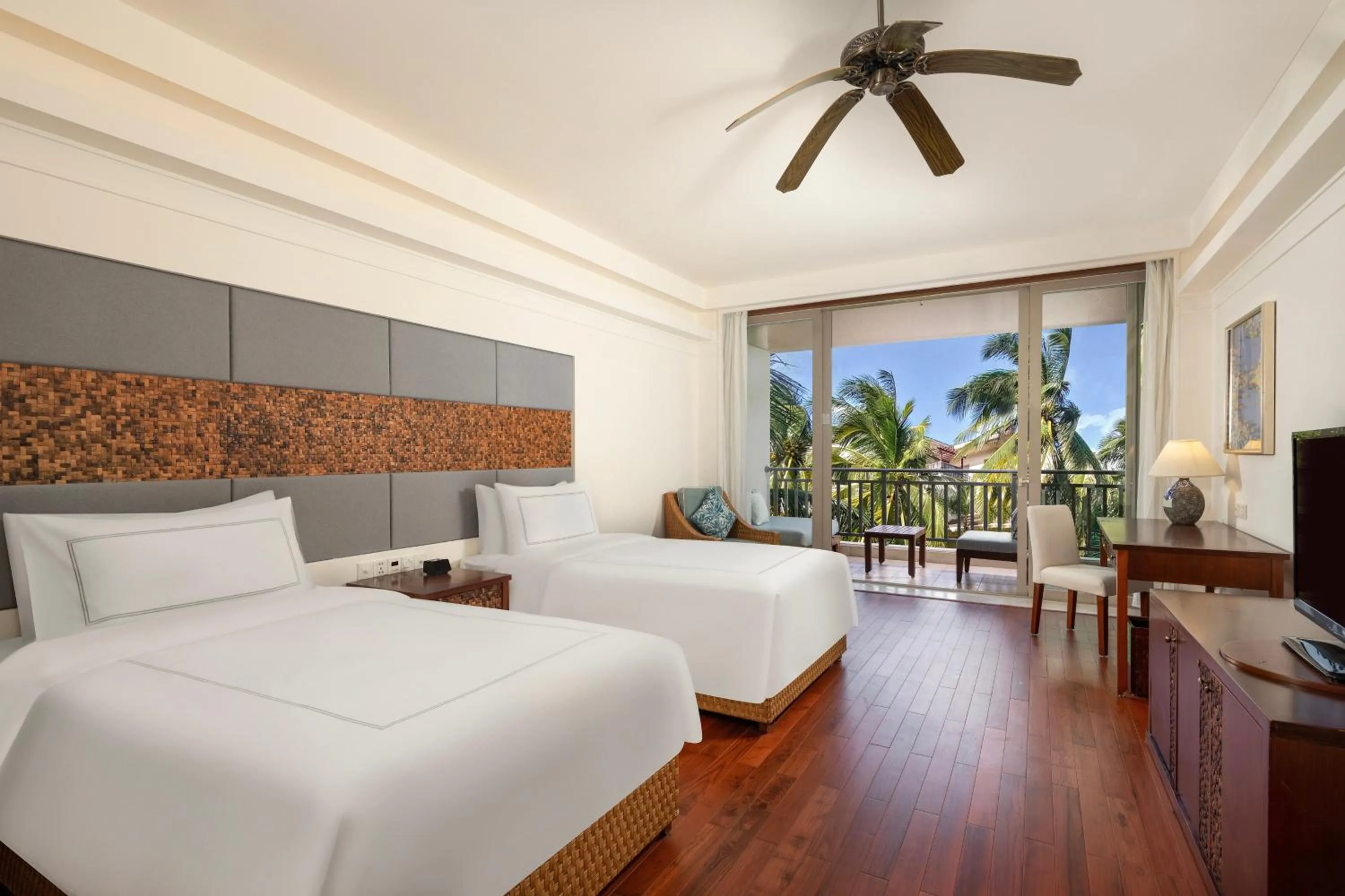 Bedroom, Bed in Swissôtel Sanya Yalong Bay