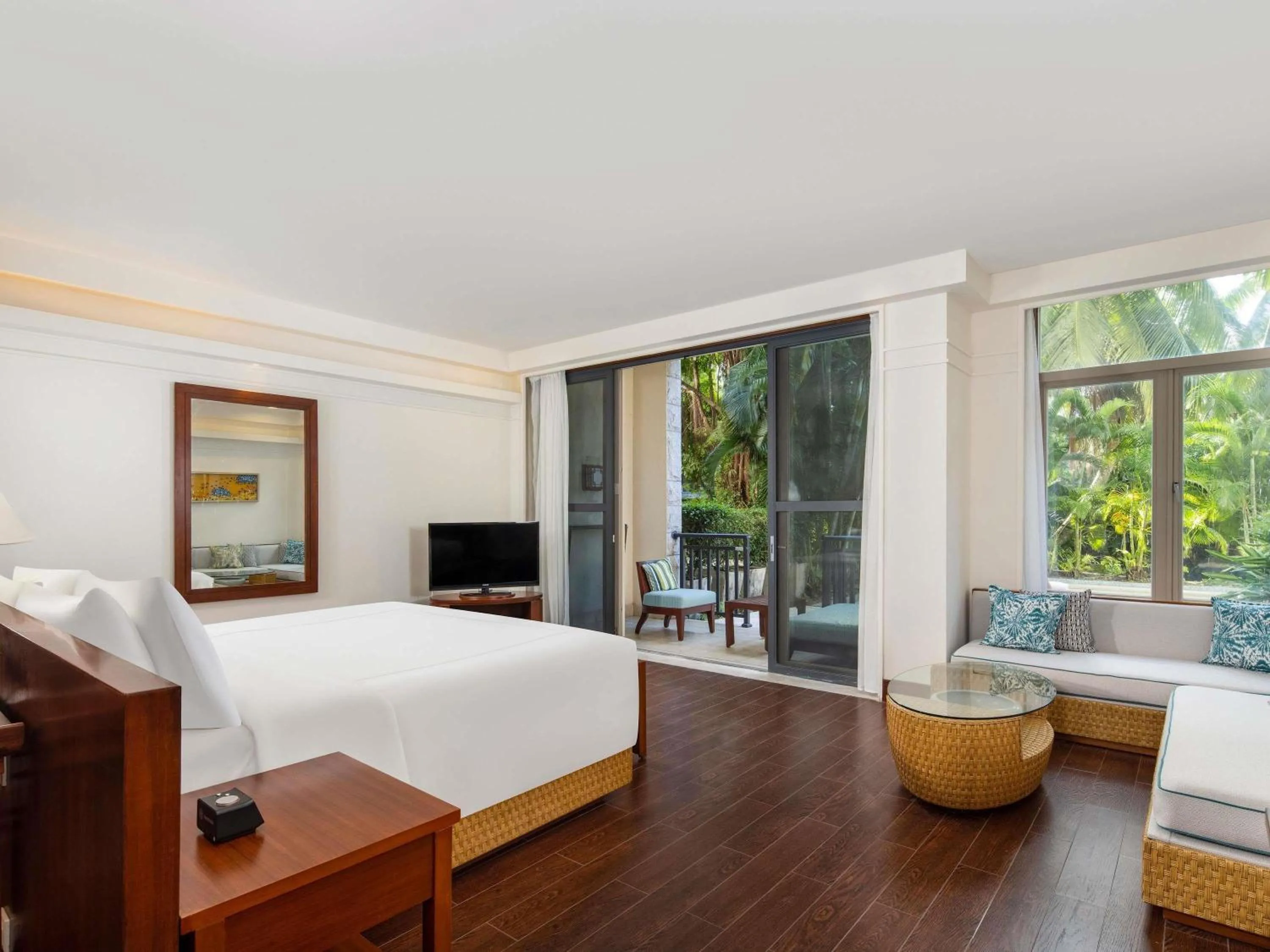 Bedroom, Bed in Swissôtel Sanya Yalong Bay