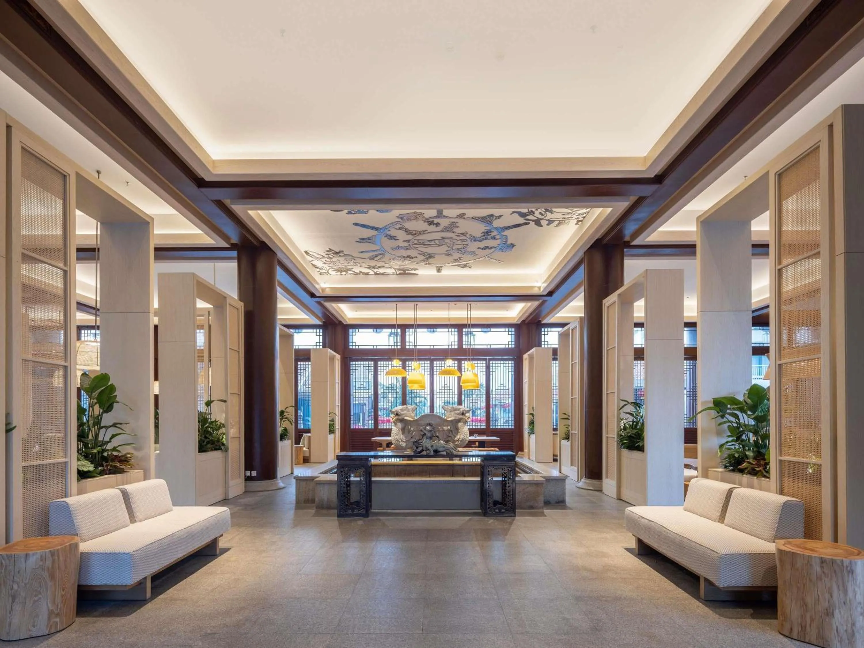 Lounge or bar in Swissôtel Sanya Yalong Bay