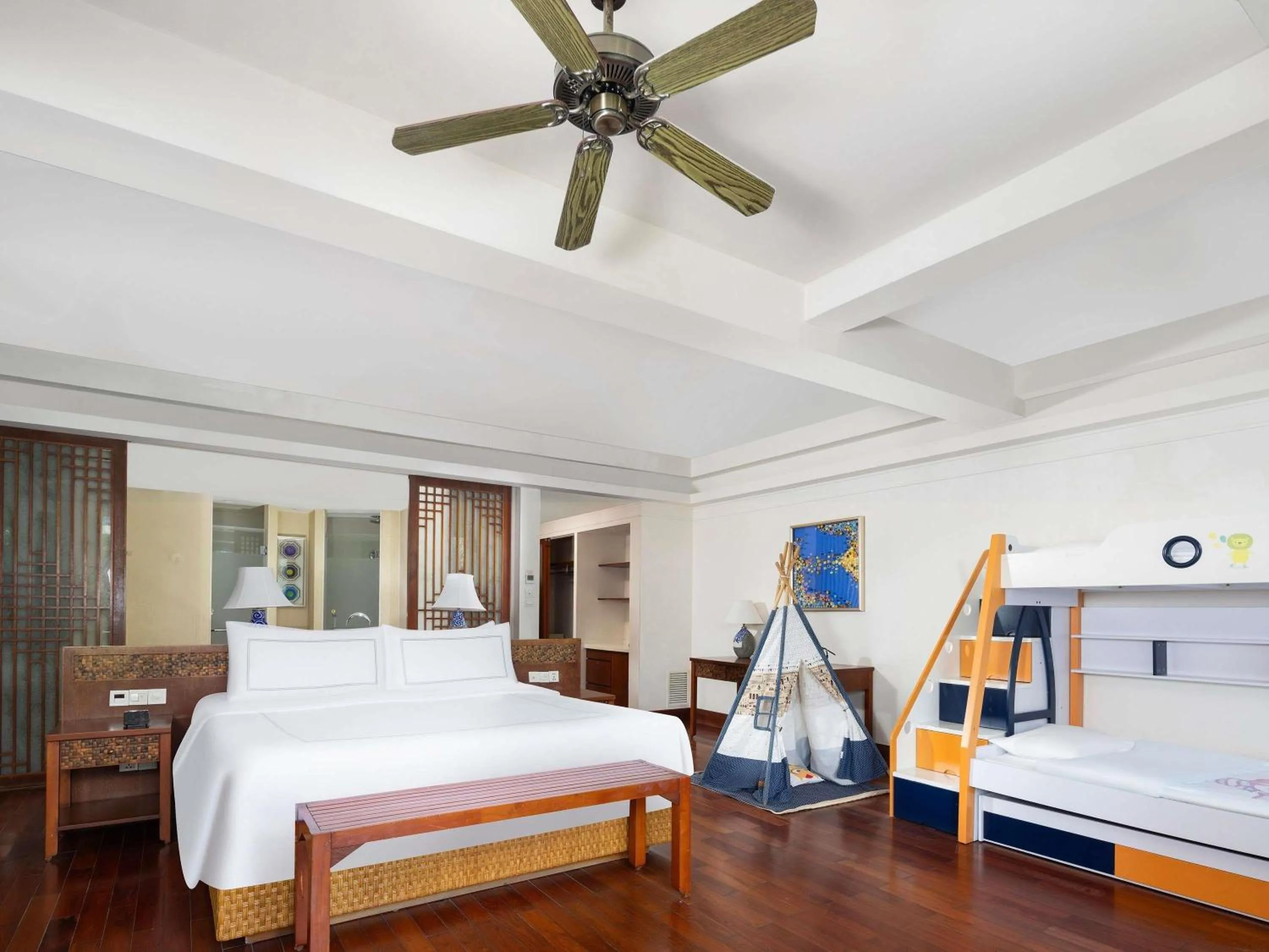 Bedroom, Bed in Swissôtel Sanya Yalong Bay