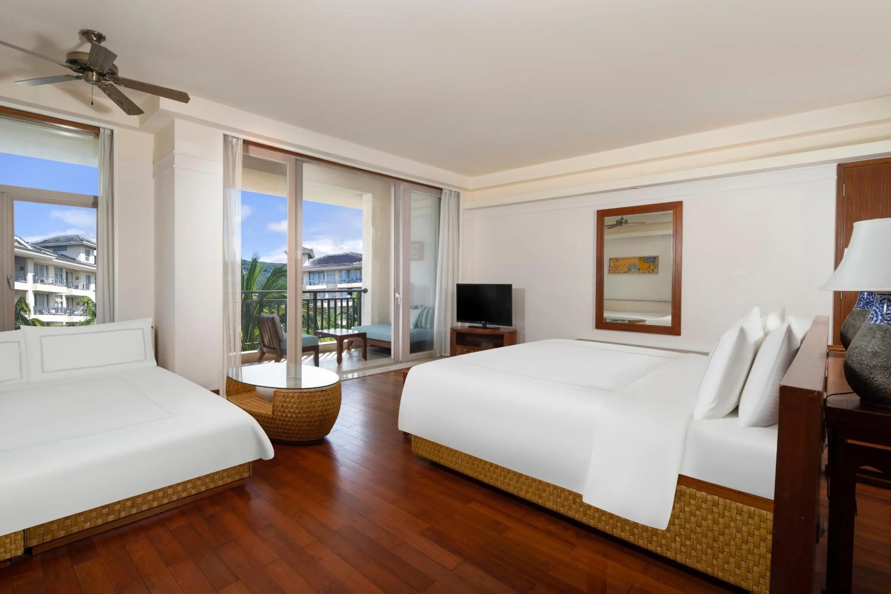 Photo of the whole room, Bed in Swissôtel Sanya Yalong Bay