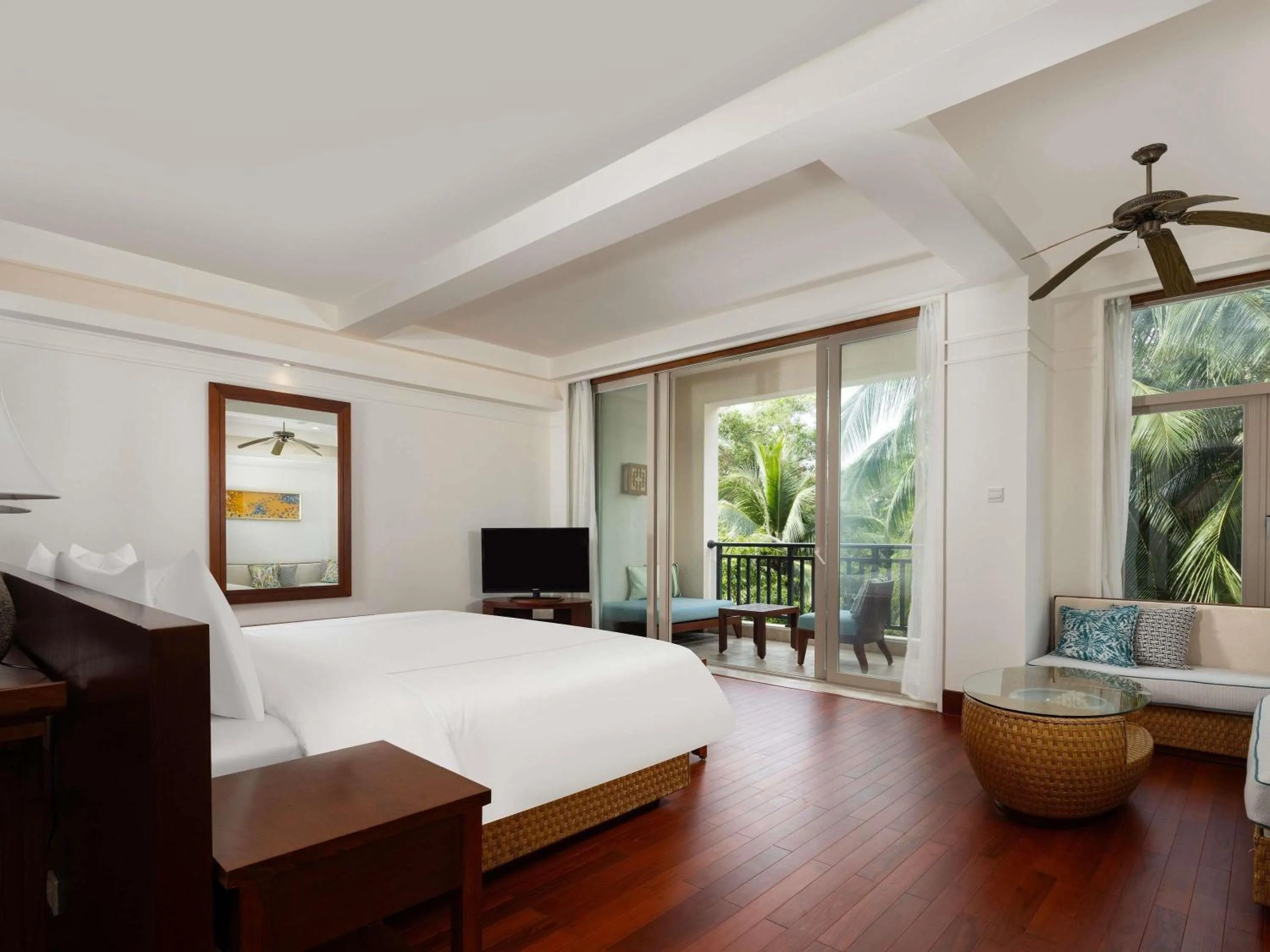 Bedroom, Bed in Swissôtel Sanya Yalong Bay