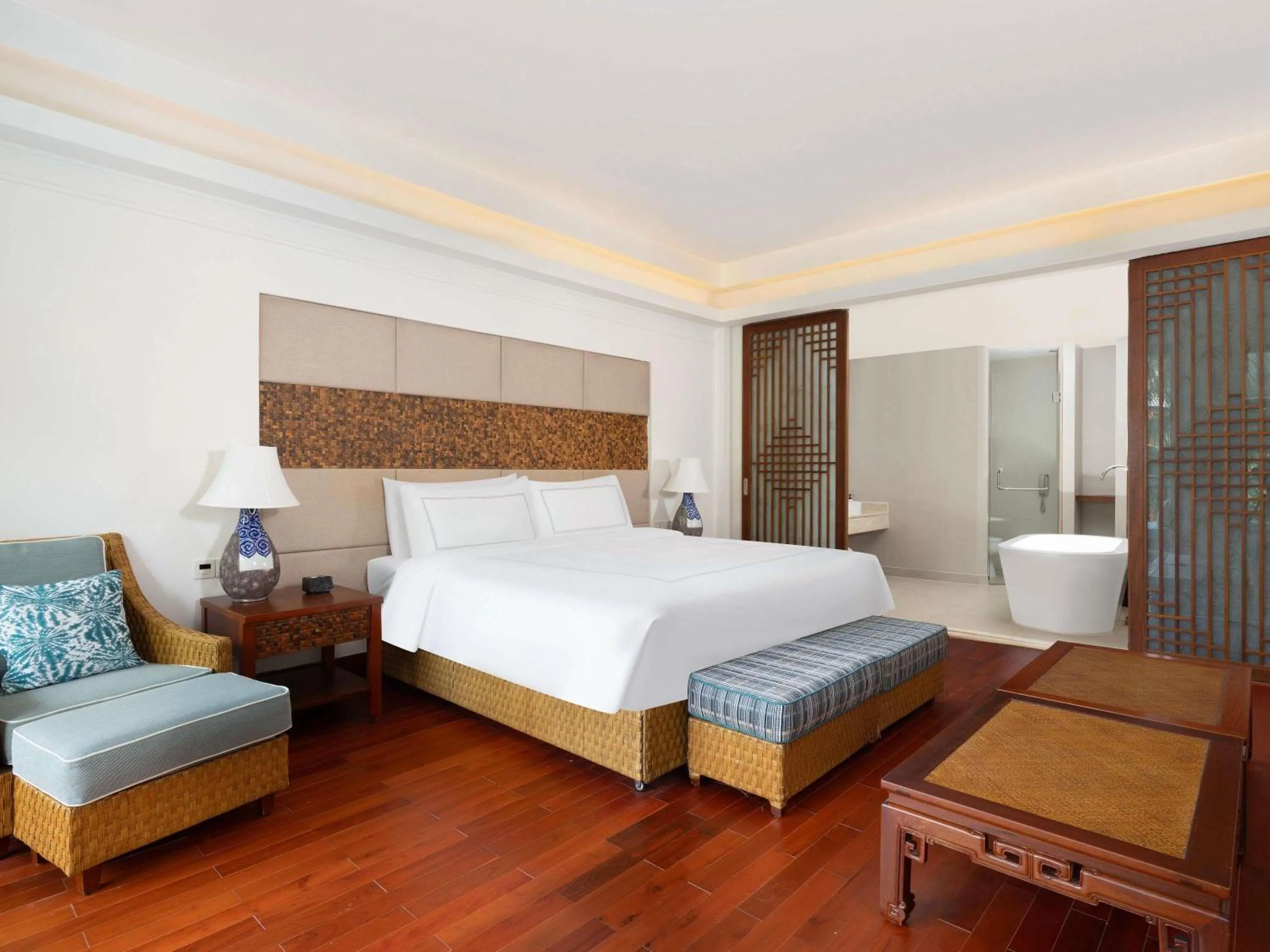 Bedroom, Bed in Swissôtel Sanya Yalong Bay