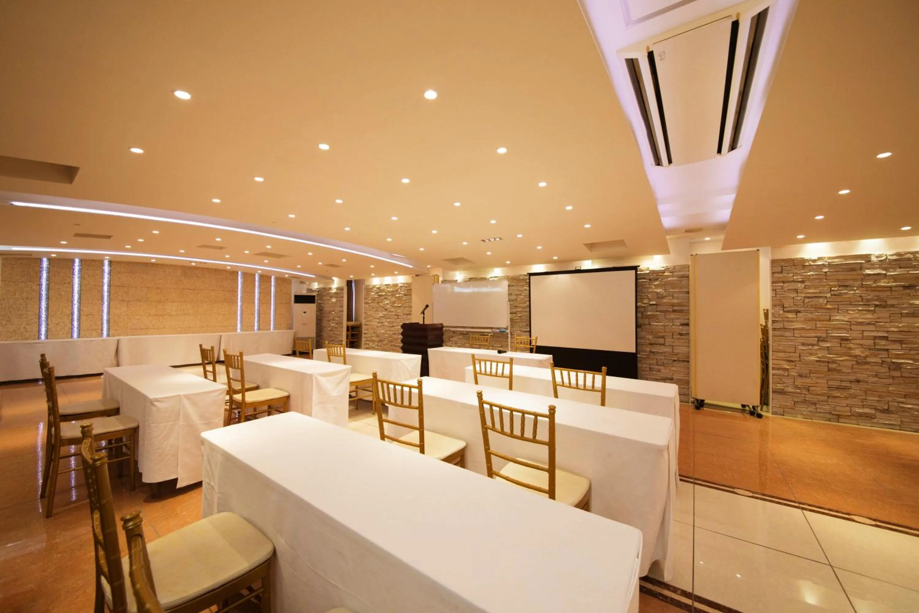 Banquet/Function facilities in Mito Hotel Season