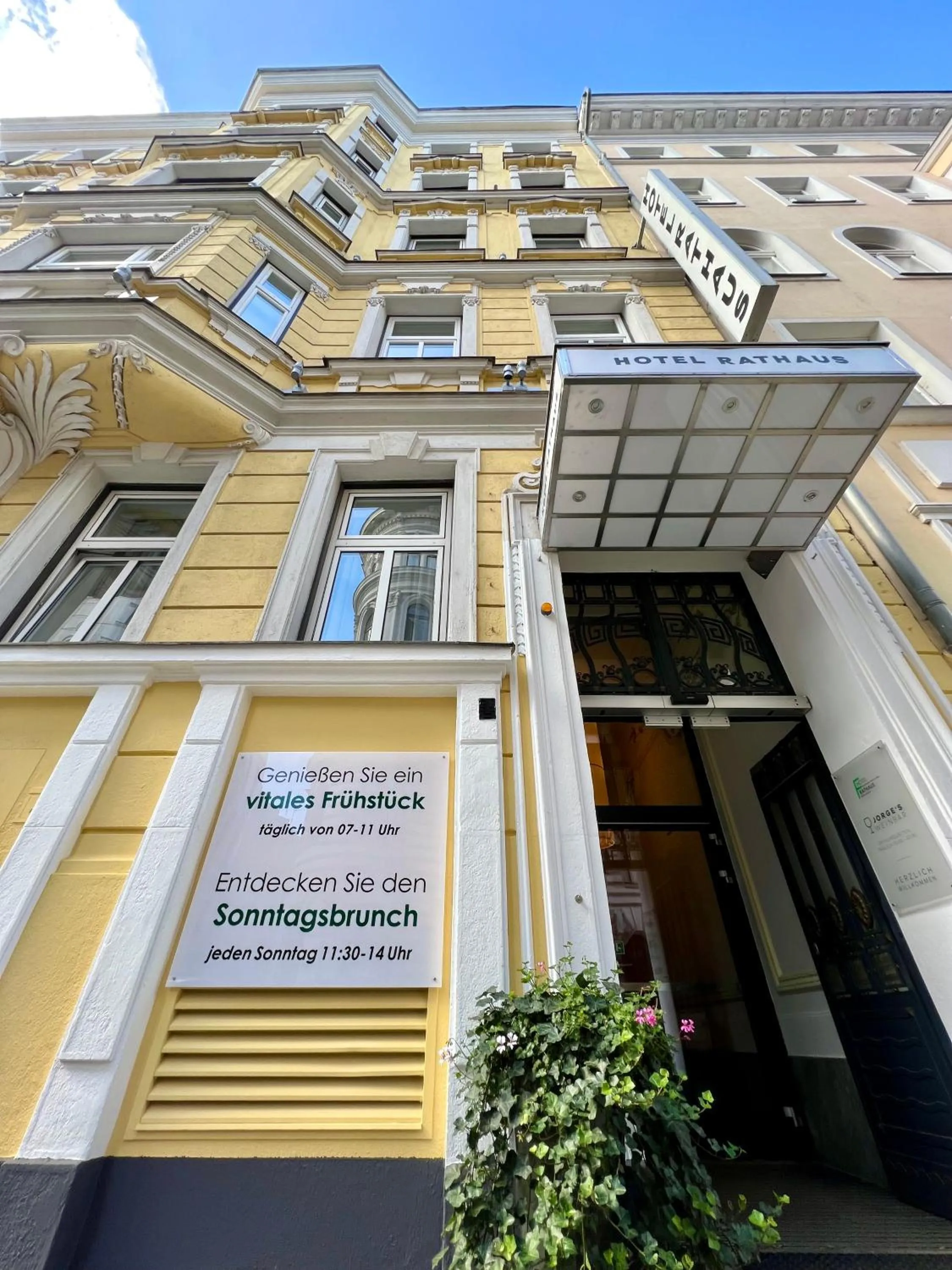 Facade/entrance in Hotel Rathaus - Wein & Design