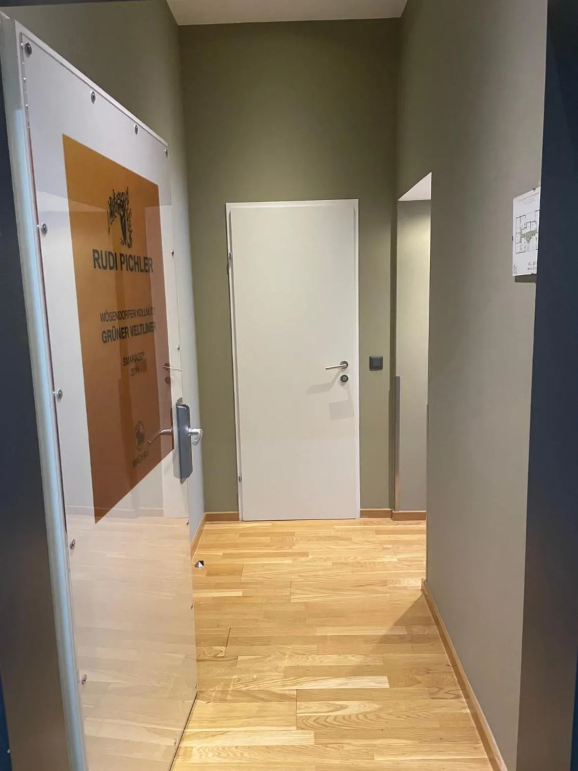 Photo of the whole room in Hotel Rathaus - Wein & Design