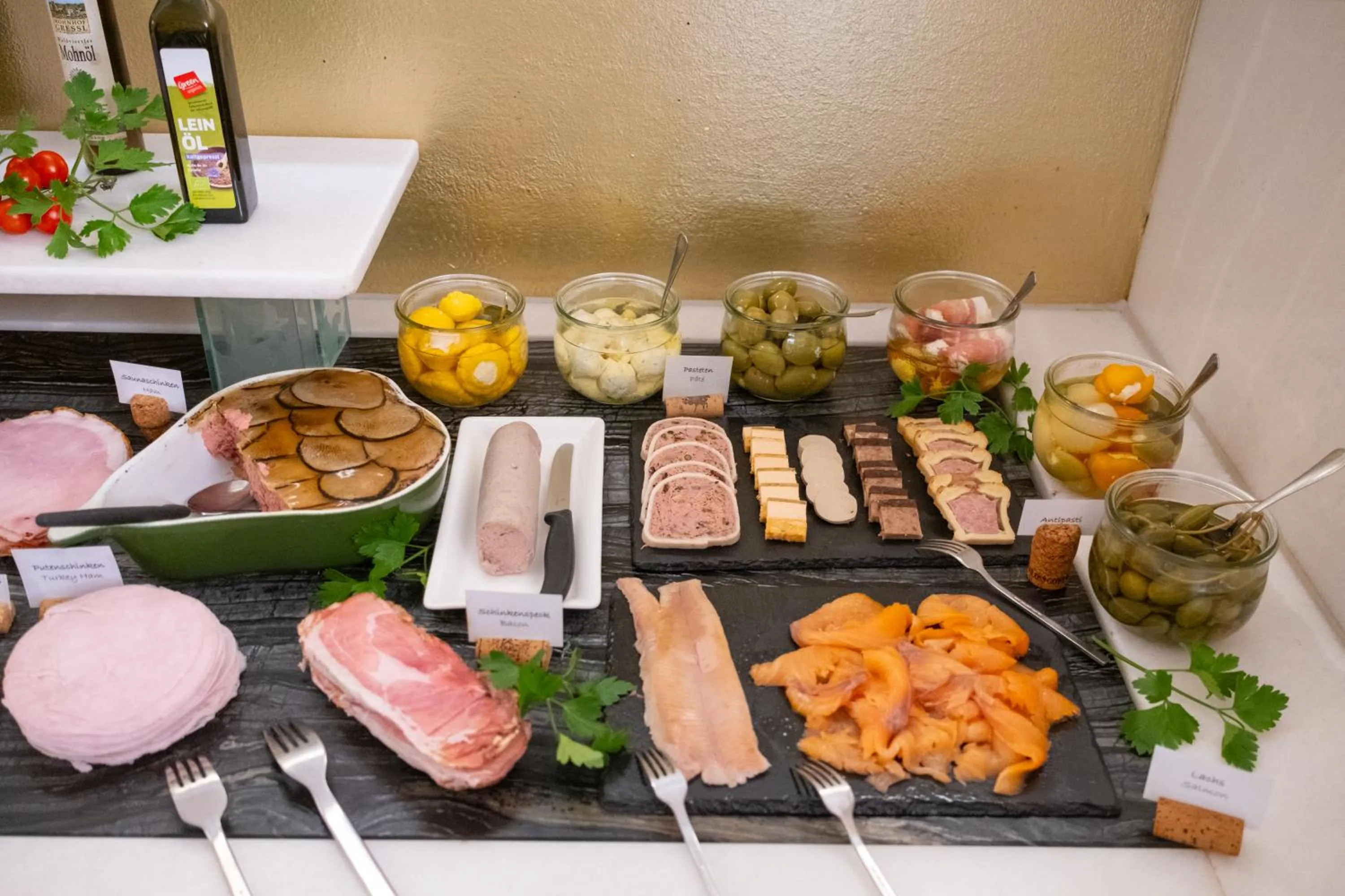 Breakfast in Hotel Rathaus - Wein & Design