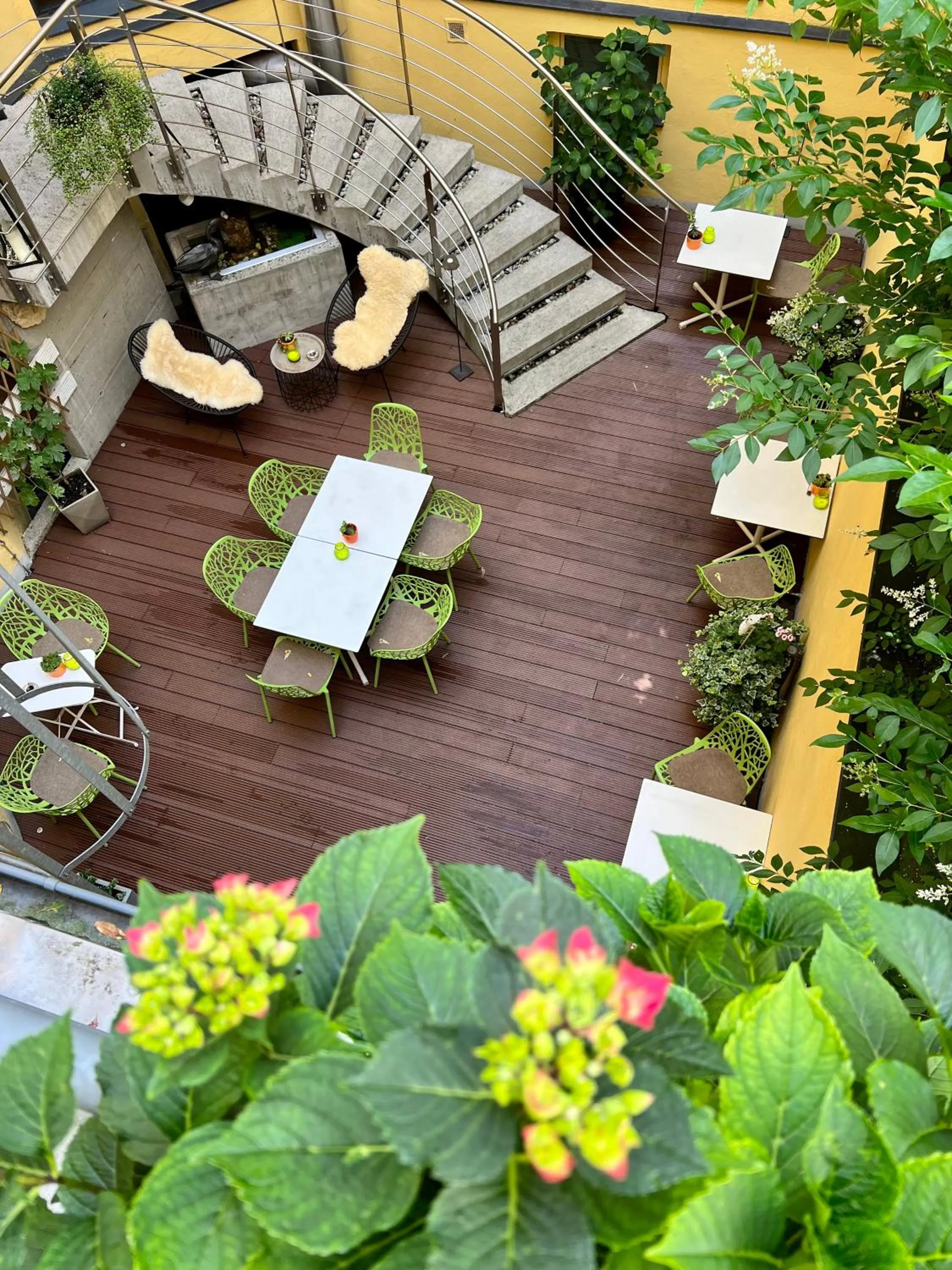 Patio in Hotel Rathaus - Wein & Design