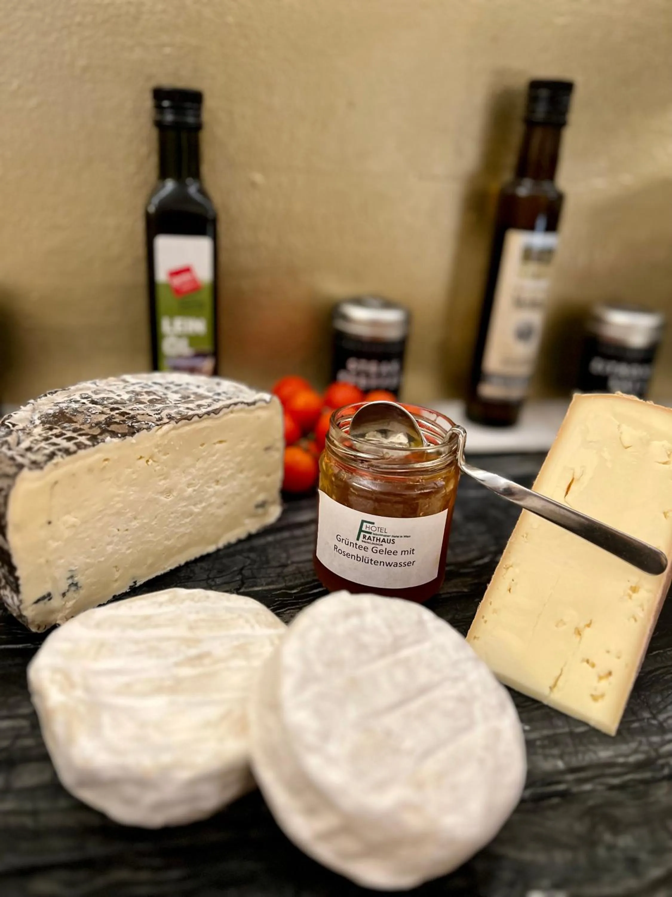 Buffet breakfast in Hotel Rathaus - Wein & Design