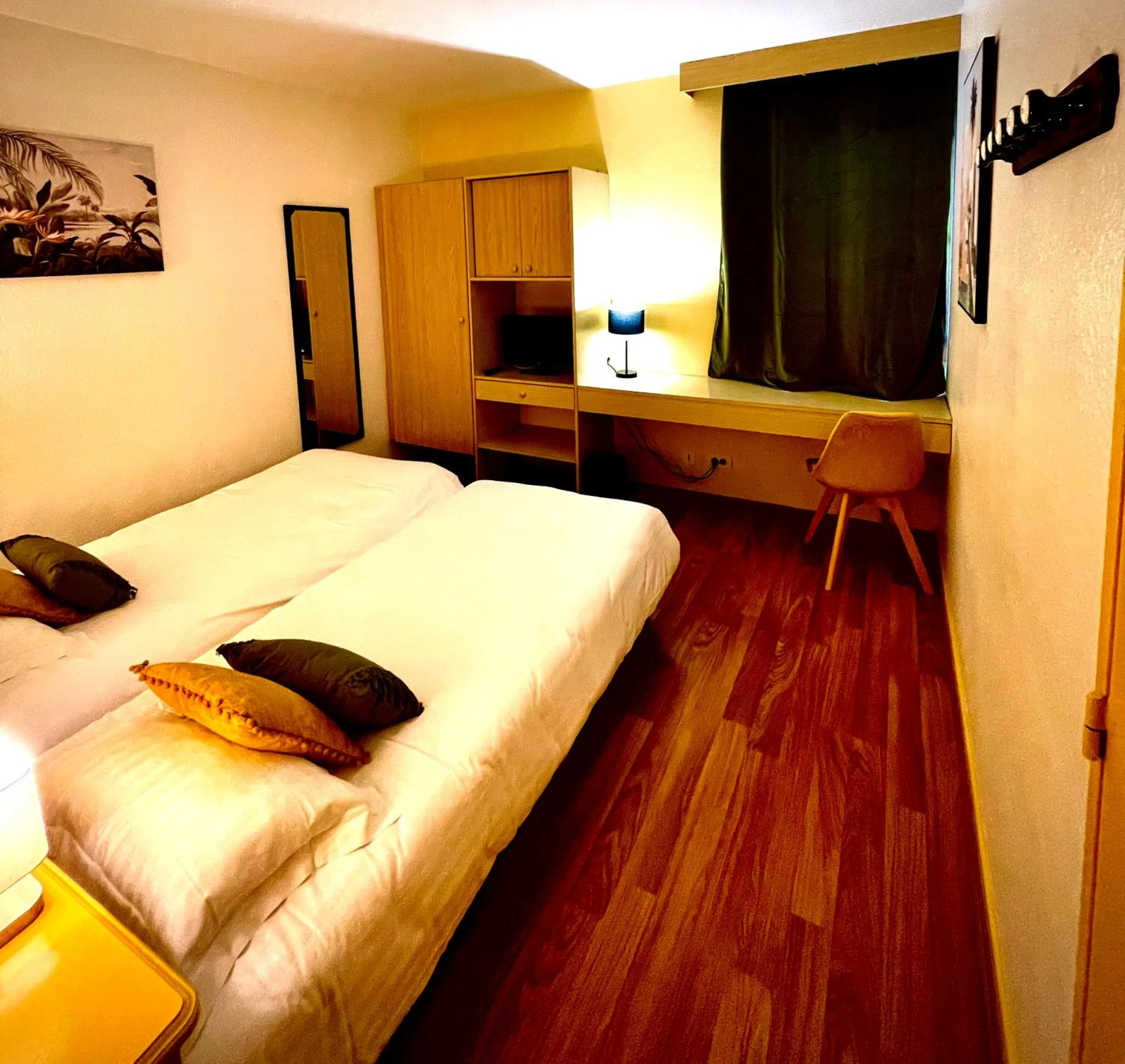 Photo of the whole room, Bed in Le Mont Brouilly