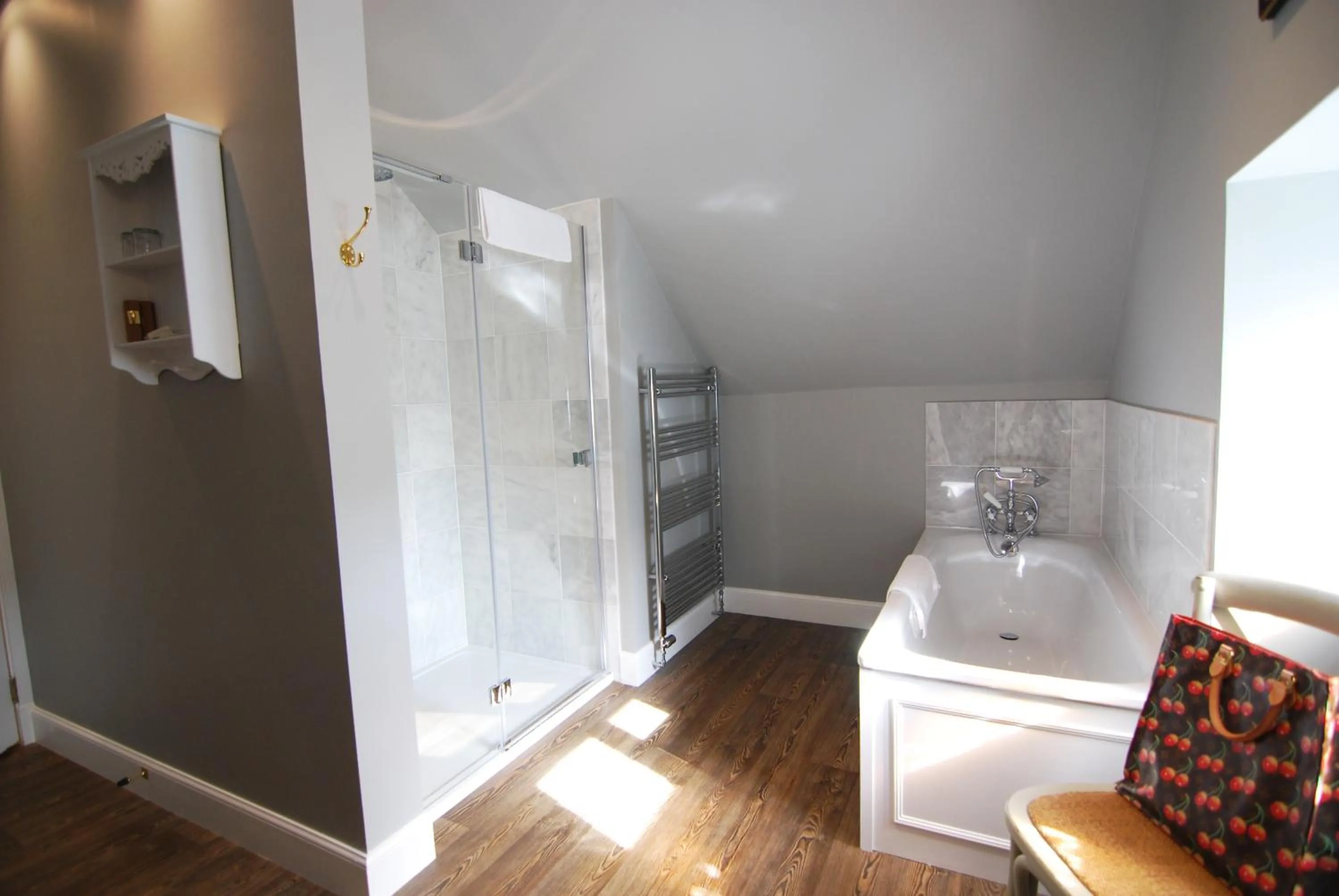 Bathroom in Meikleour Arms Hotel & Restaurant