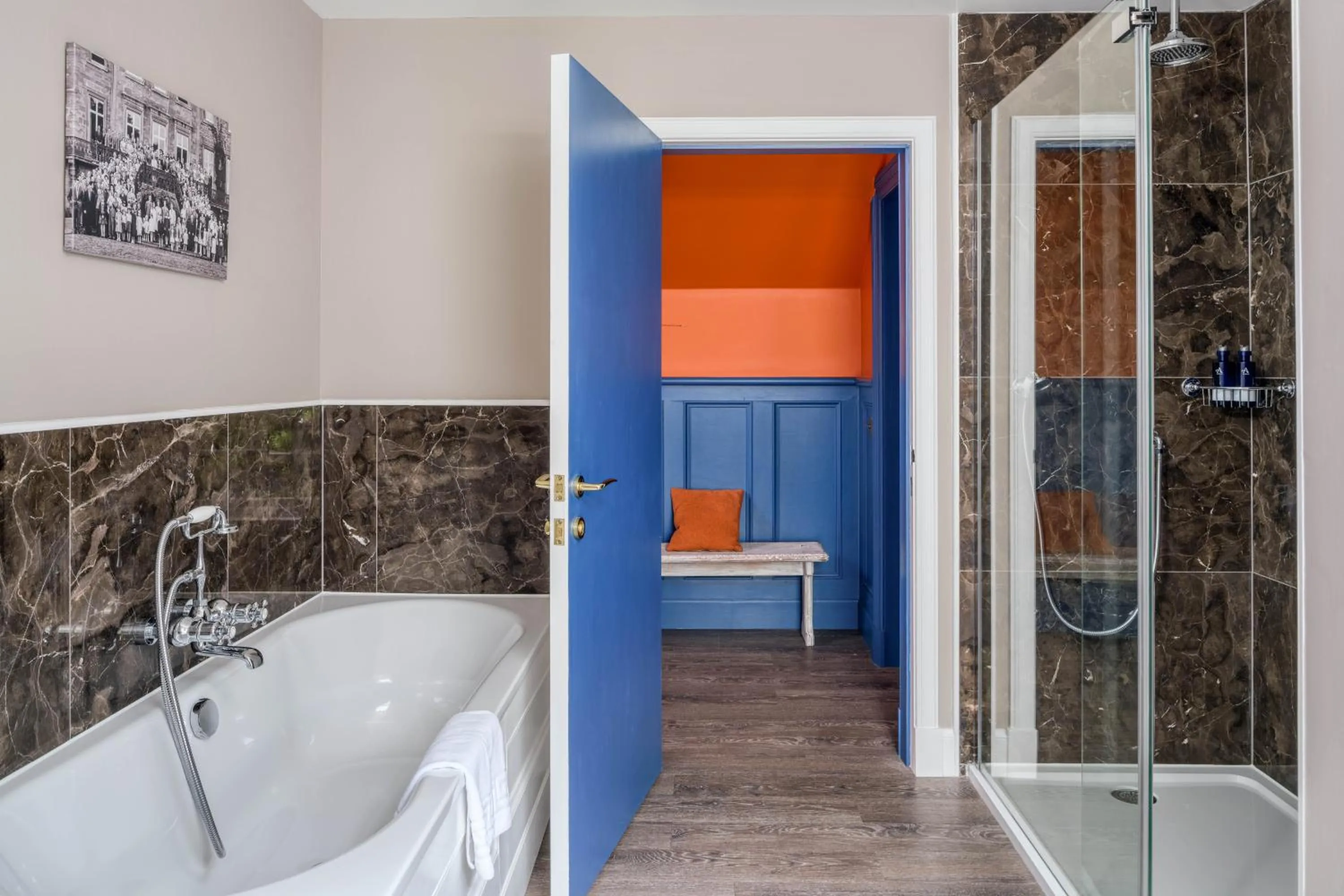 Bathroom in Meikleour Arms Hotel & Restaurant