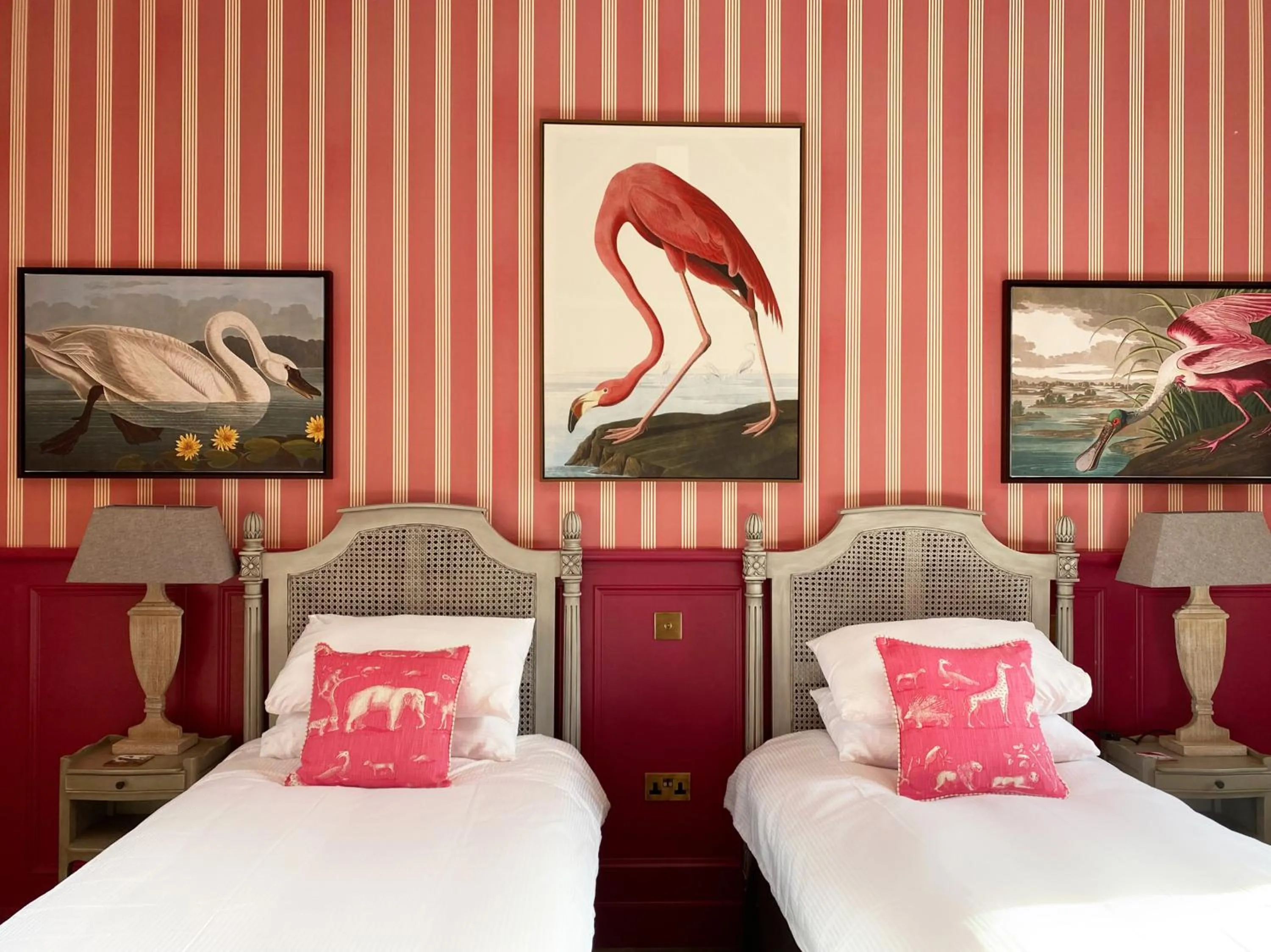 Bed in Meikleour Arms Hotel & Restaurant