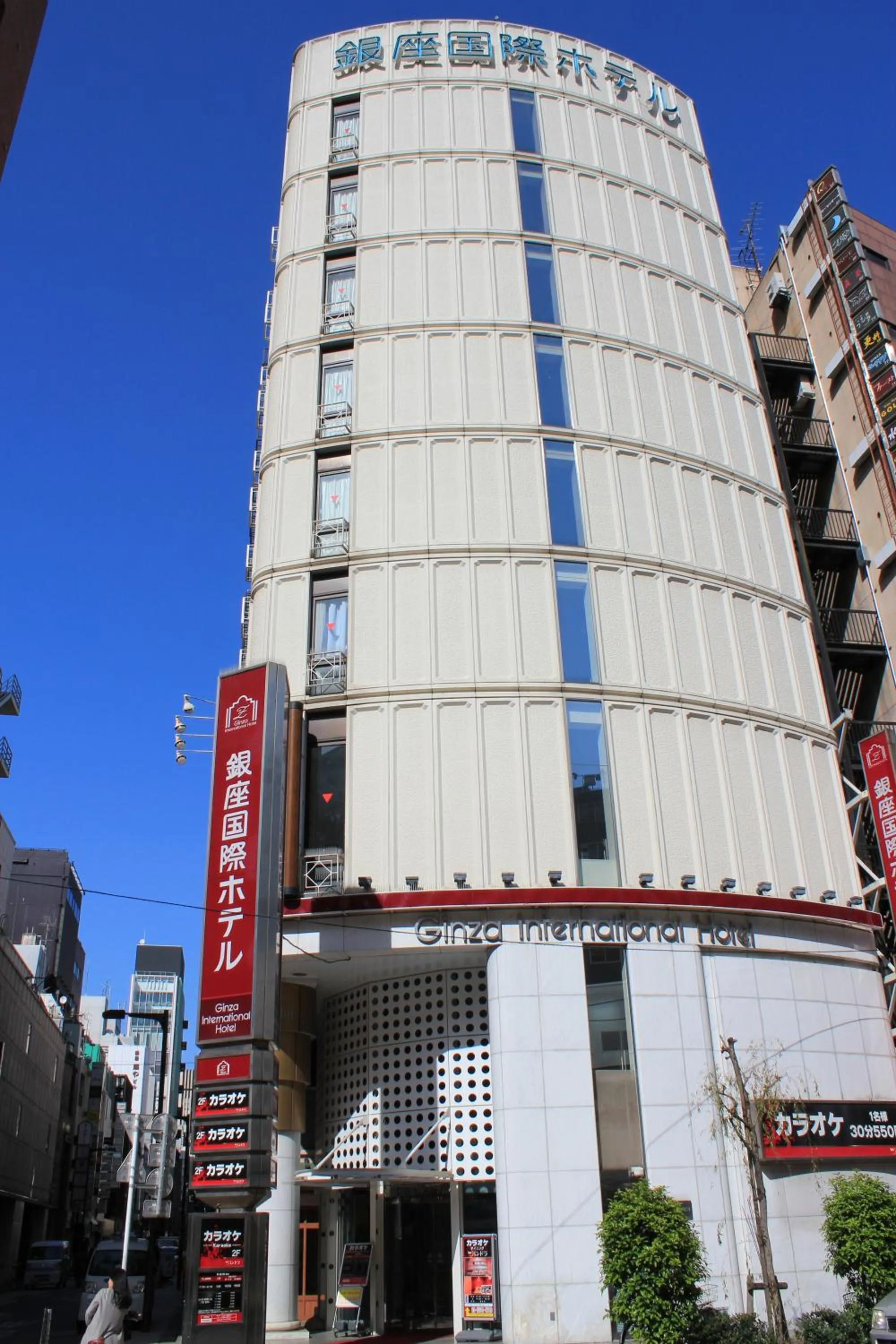 Facade/entrance in Ginza International Hotel