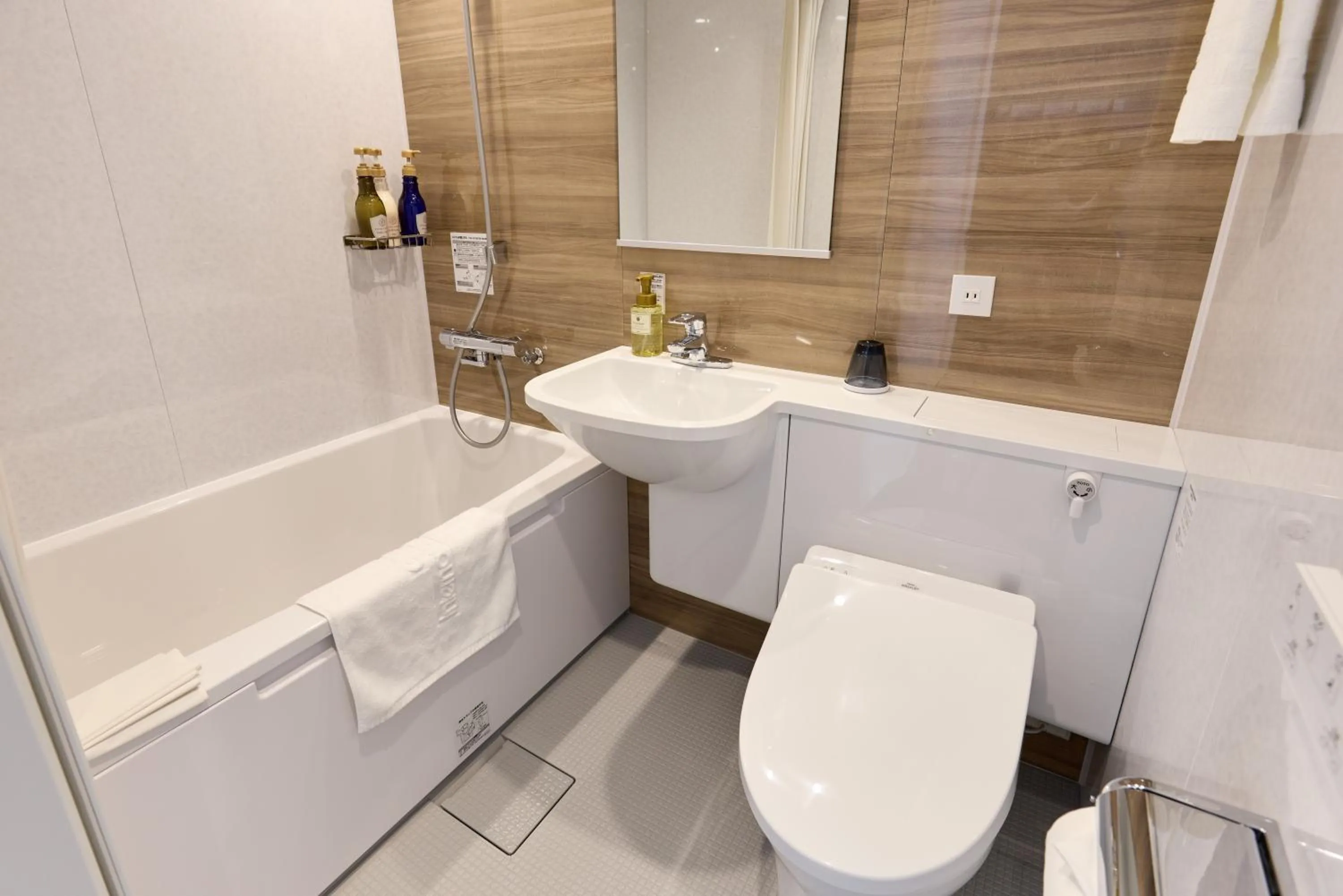 Bathroom in Ginza International Hotel