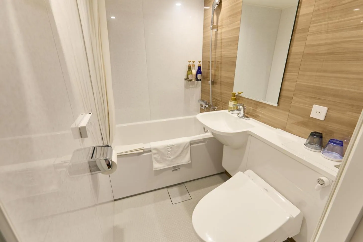 Bathroom in Ginza International Hotel