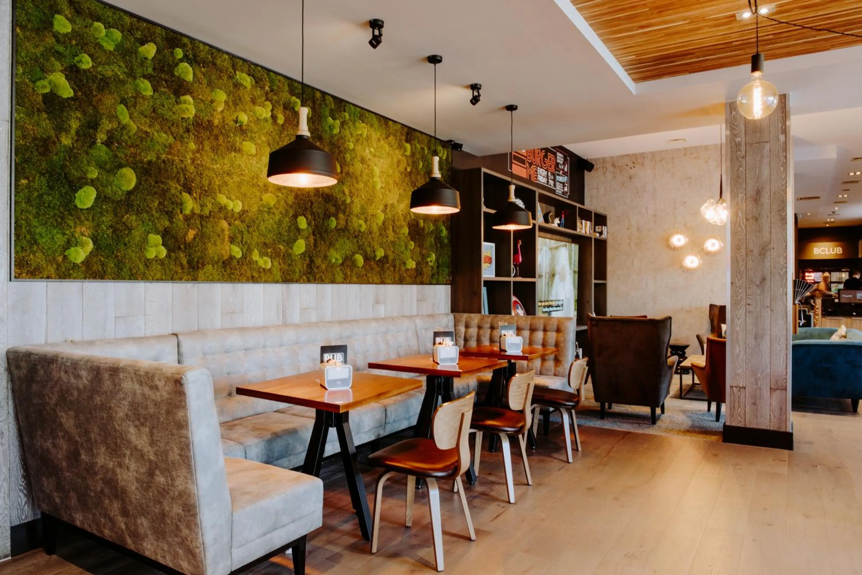 Restaurant/places to eat in Village Hotel Farnborough