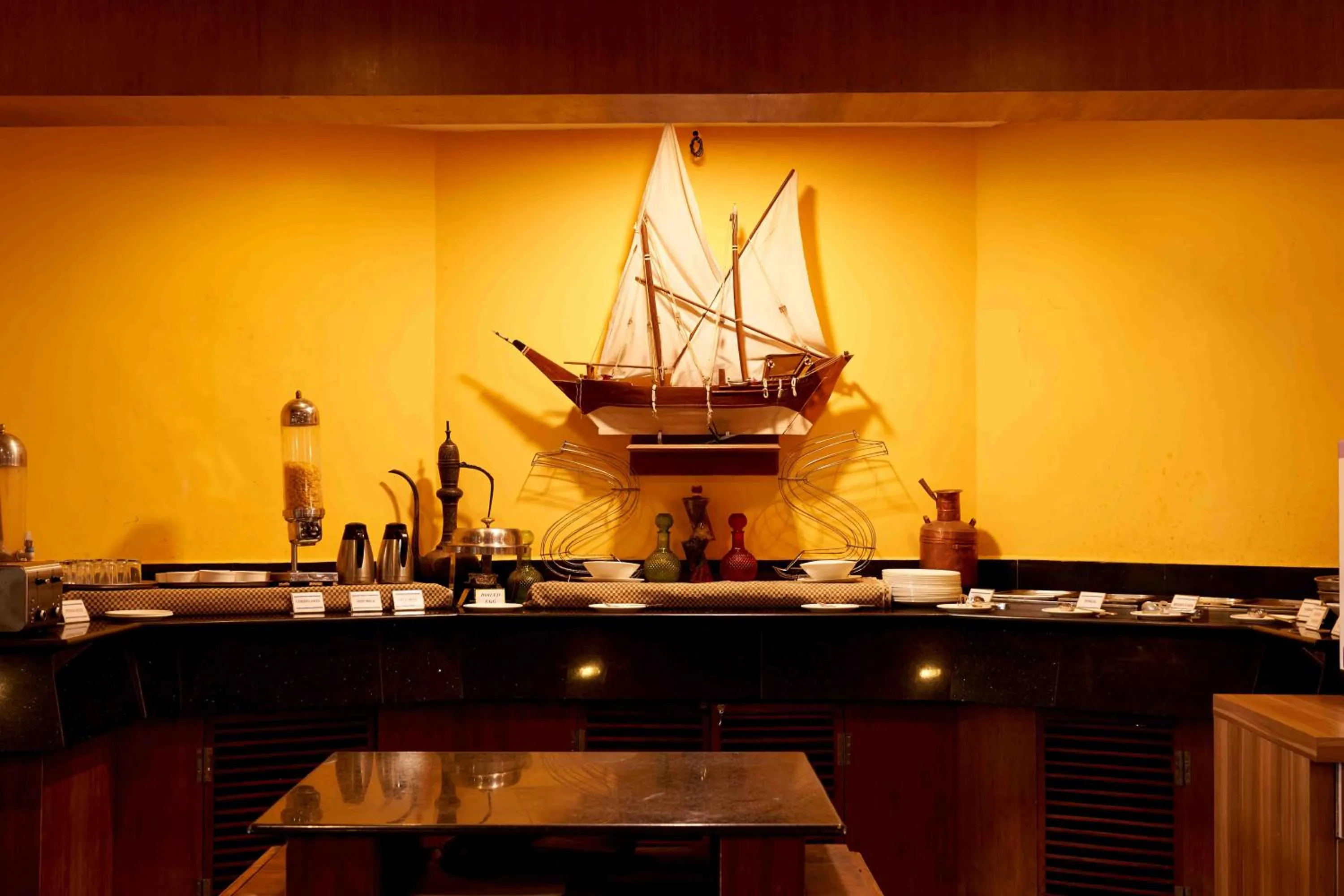 Restaurant/places to eat in Hotel Mamallaa Heritage