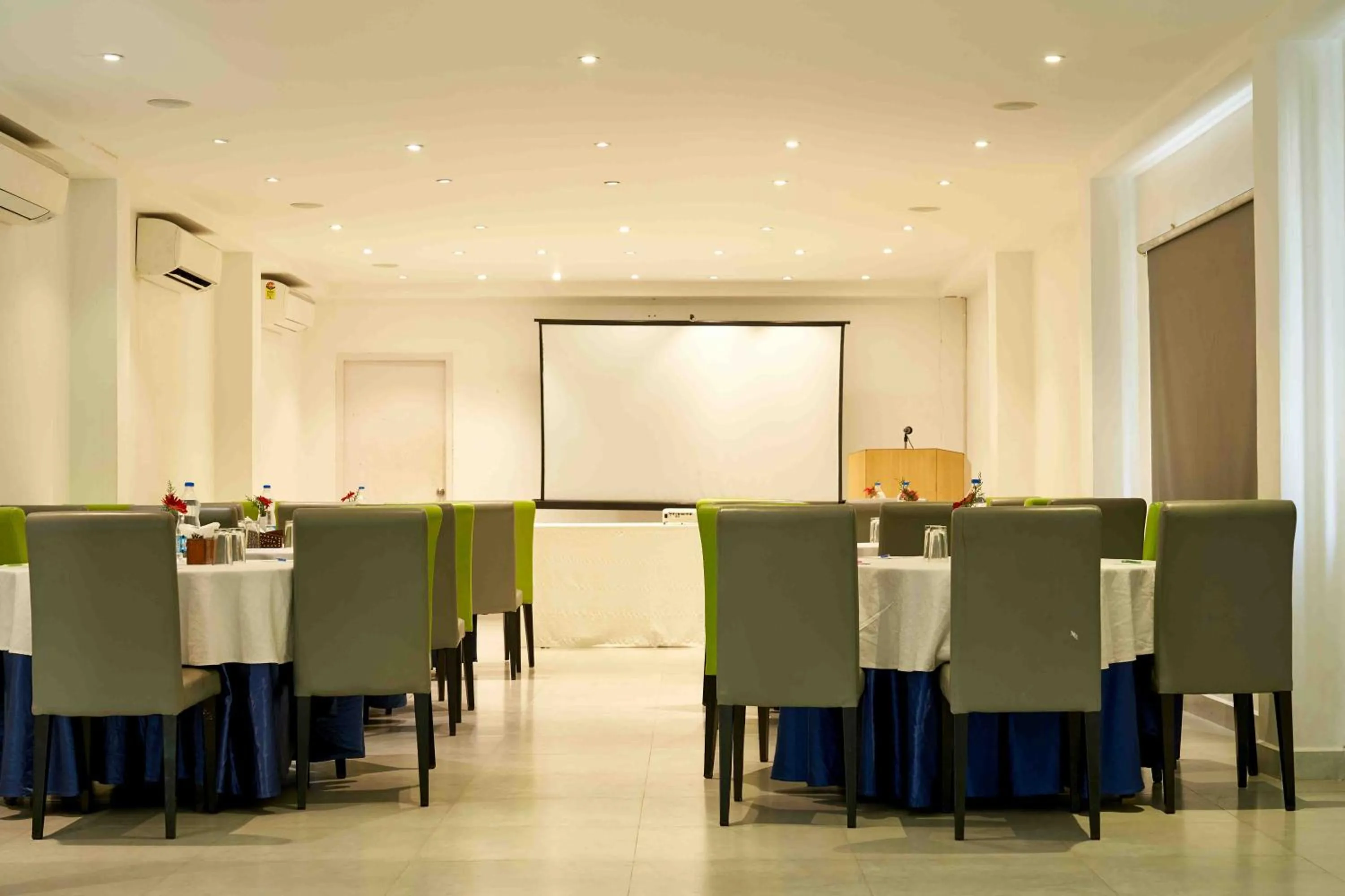 Banquet/Function facilities in Hotel Mamallaa Heritage