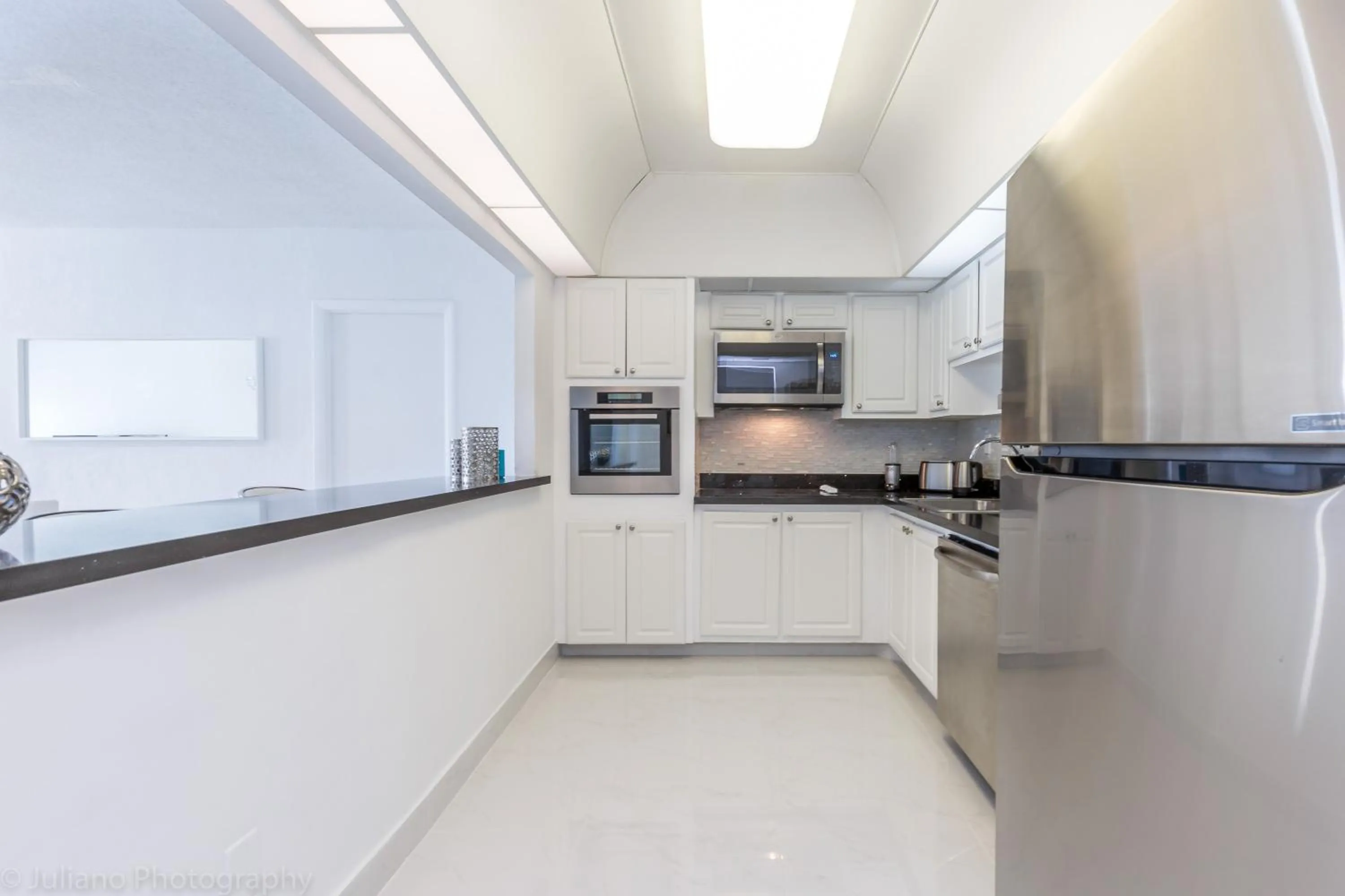 Photo of the whole room in Ocean Reserve Sunny Isles