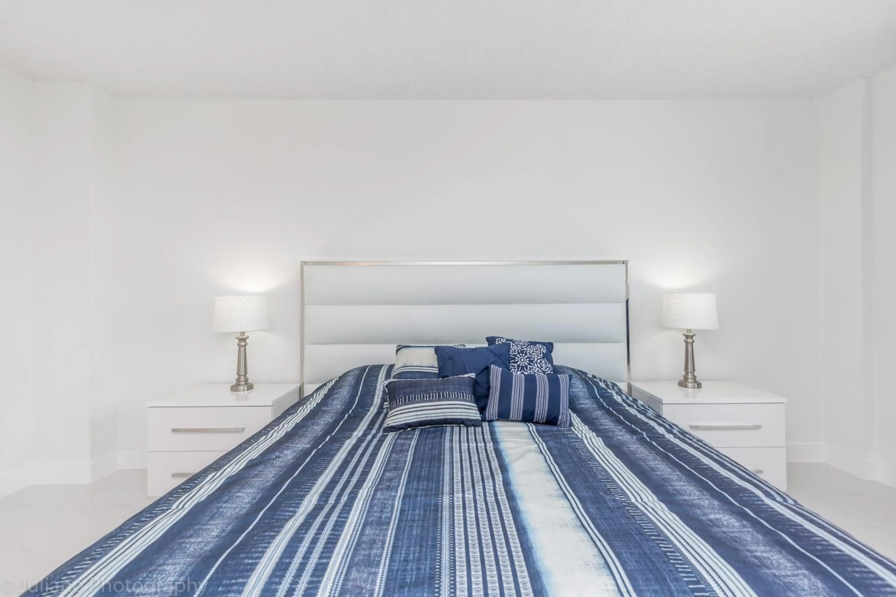 Decorative detail, Bed in Ocean Reserve Sunny Isles