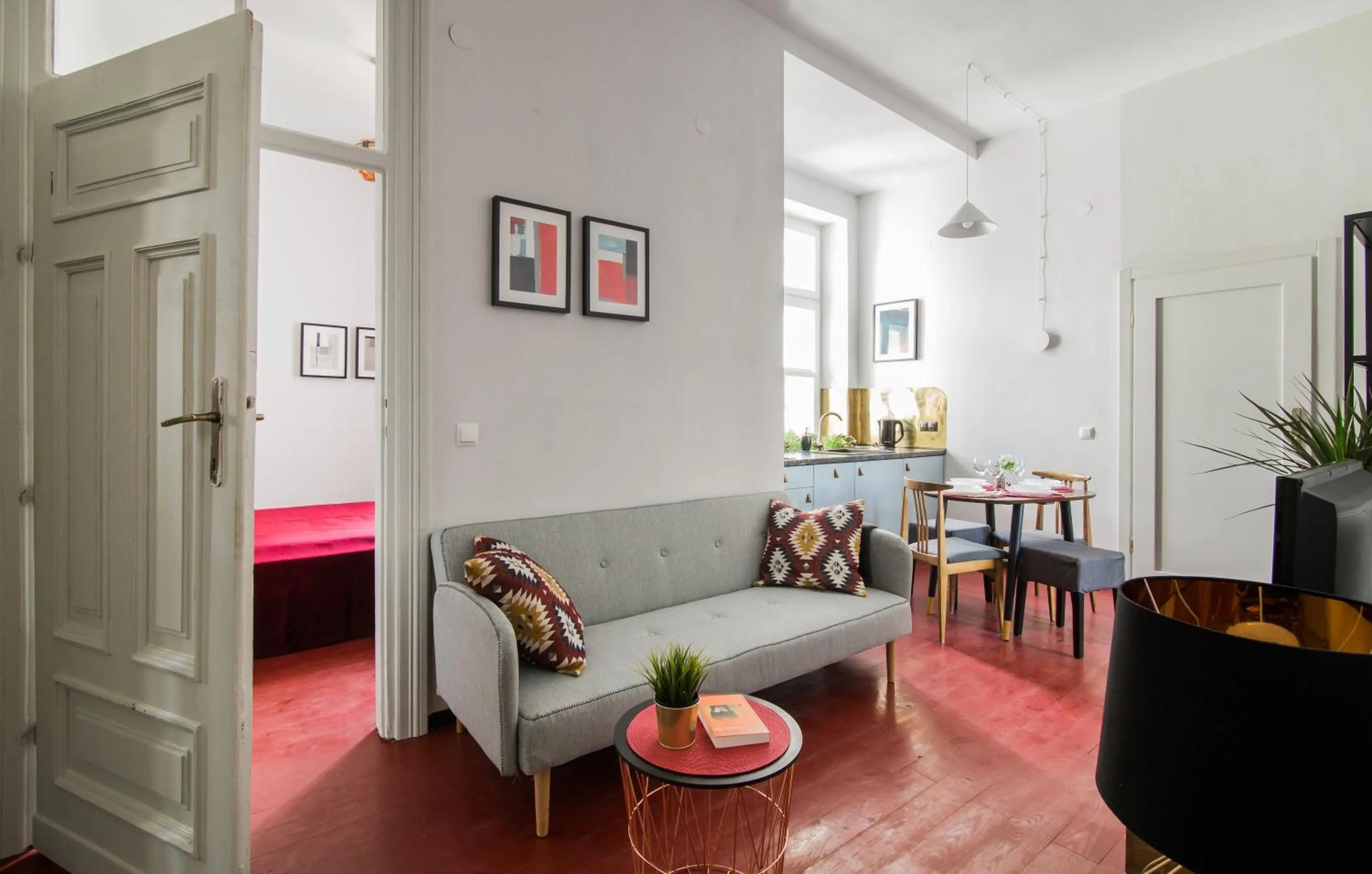 Kitchen or kitchenette in Aparthotel Nowy Świat 28