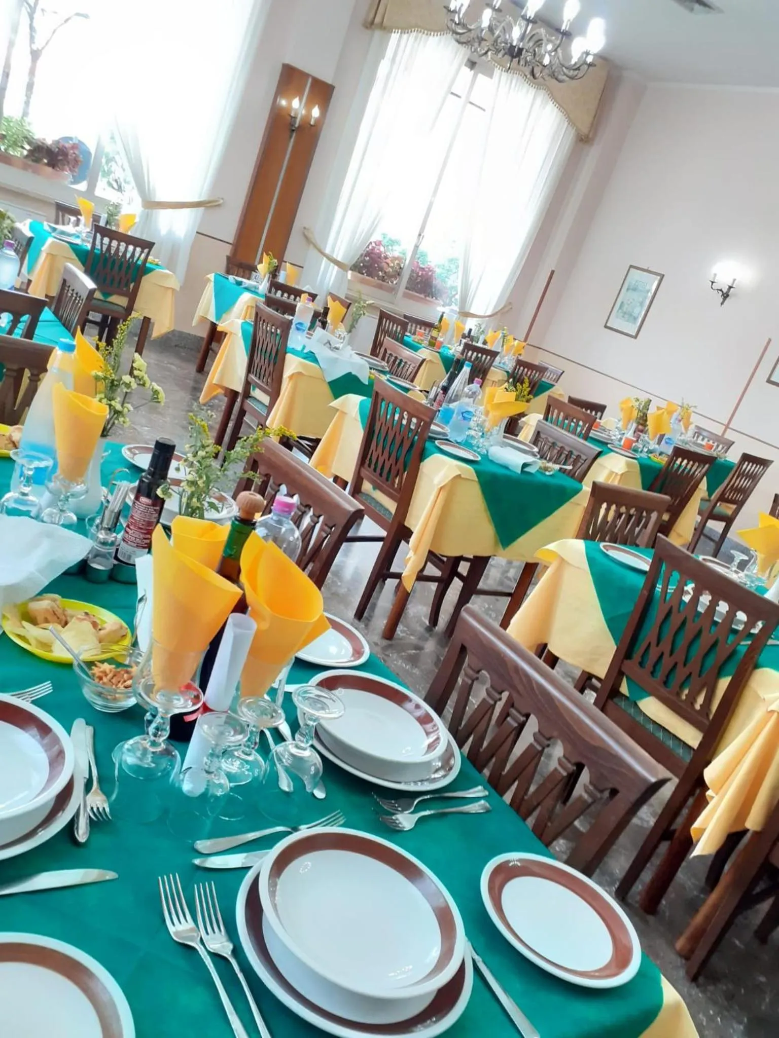 Restaurant/places to eat in Hotel Fleming