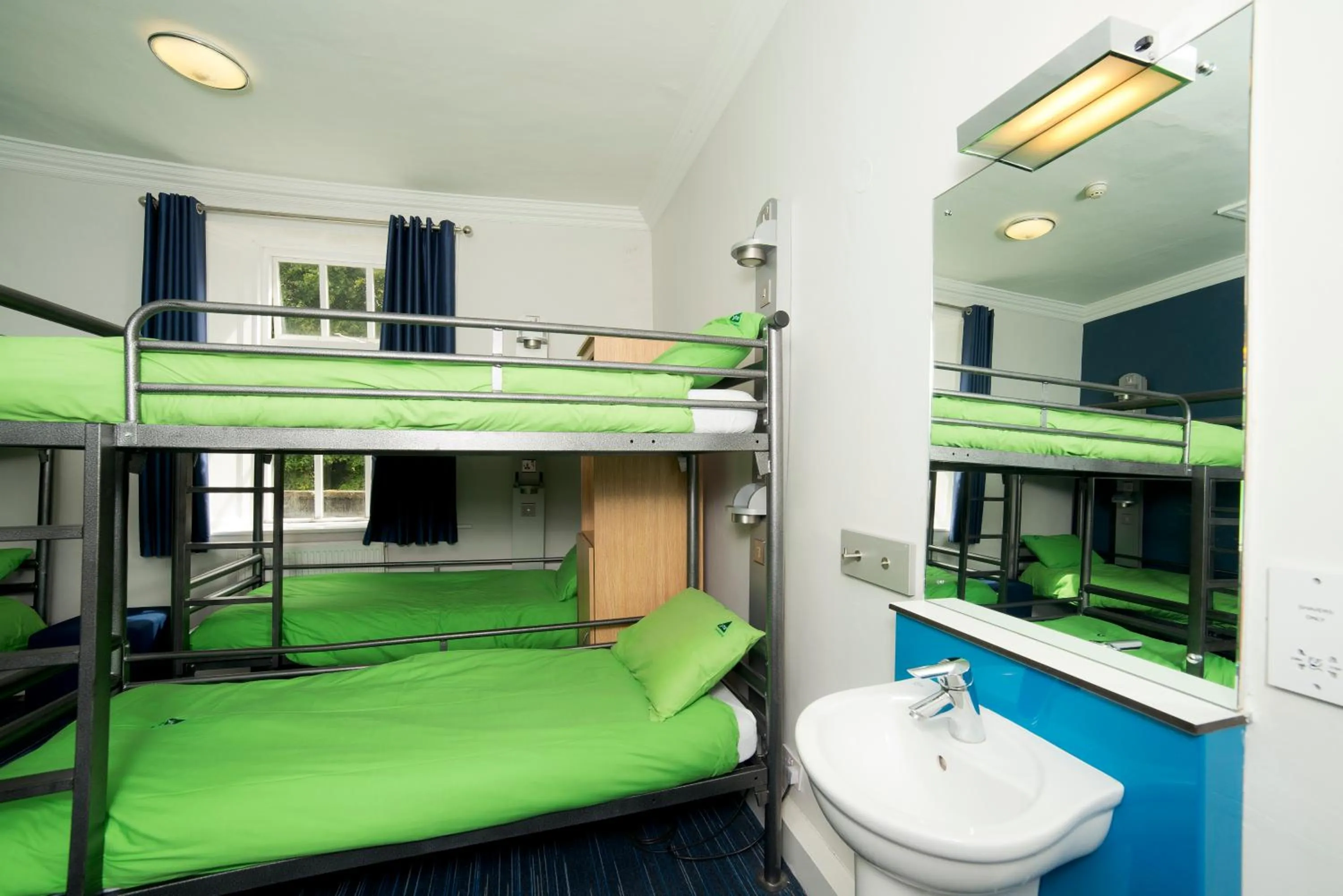 Bedroom in YHA Grinton Lodge