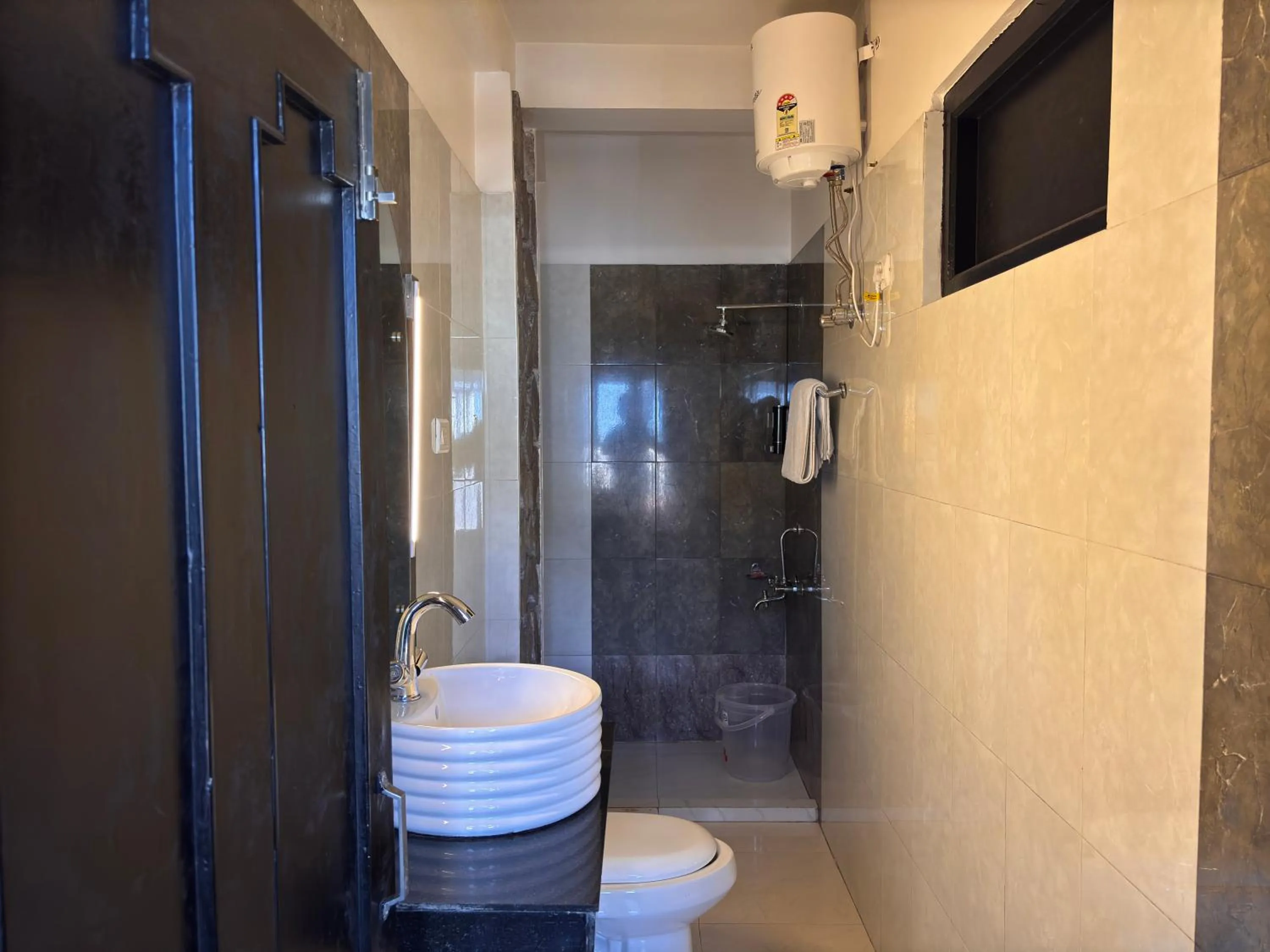 Toilet in Sood's Himalayan Vista