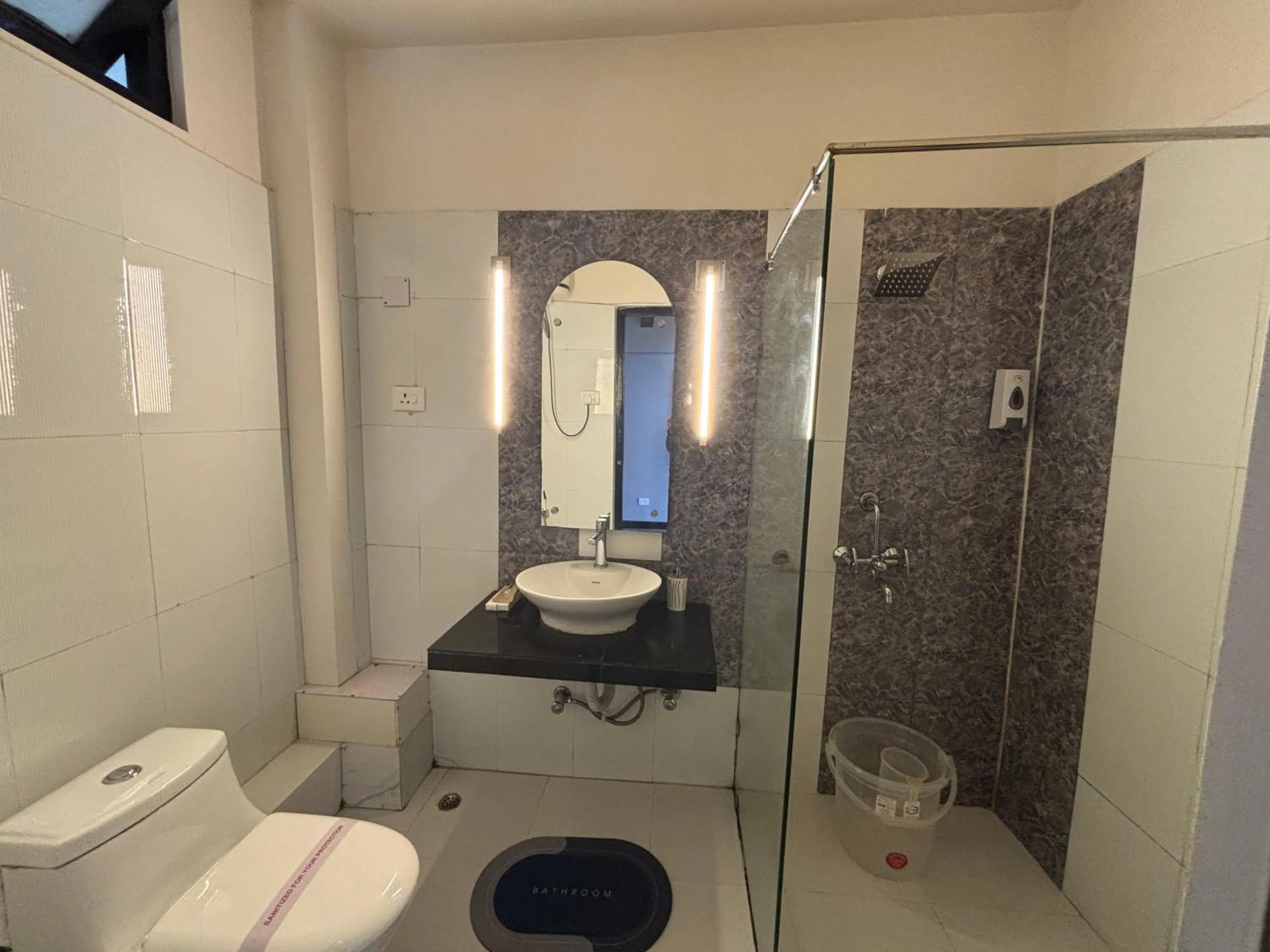 Shower in Sood's Himalayan Vista