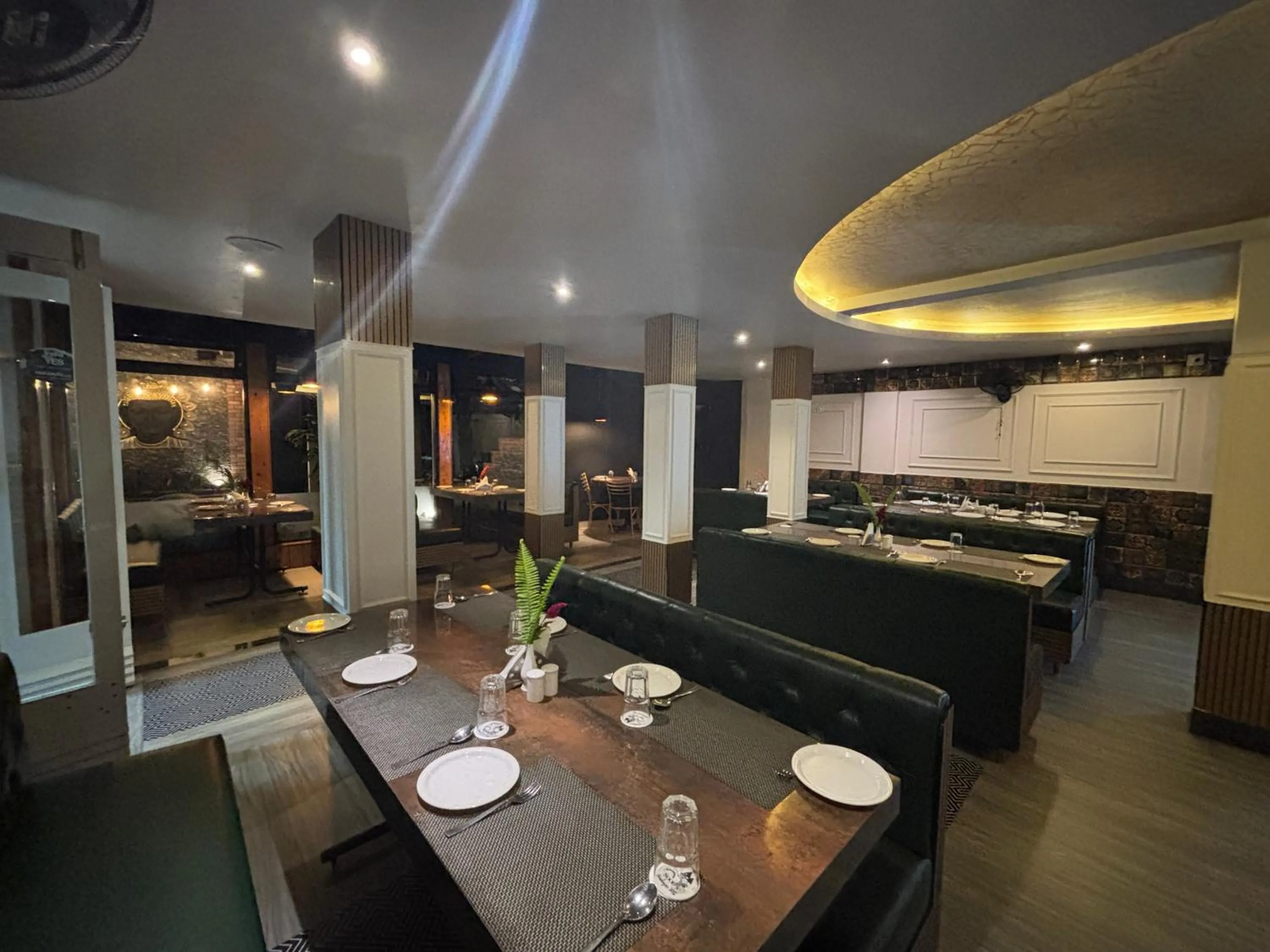 Restaurant/places to eat in Sood's Himalayan Vista