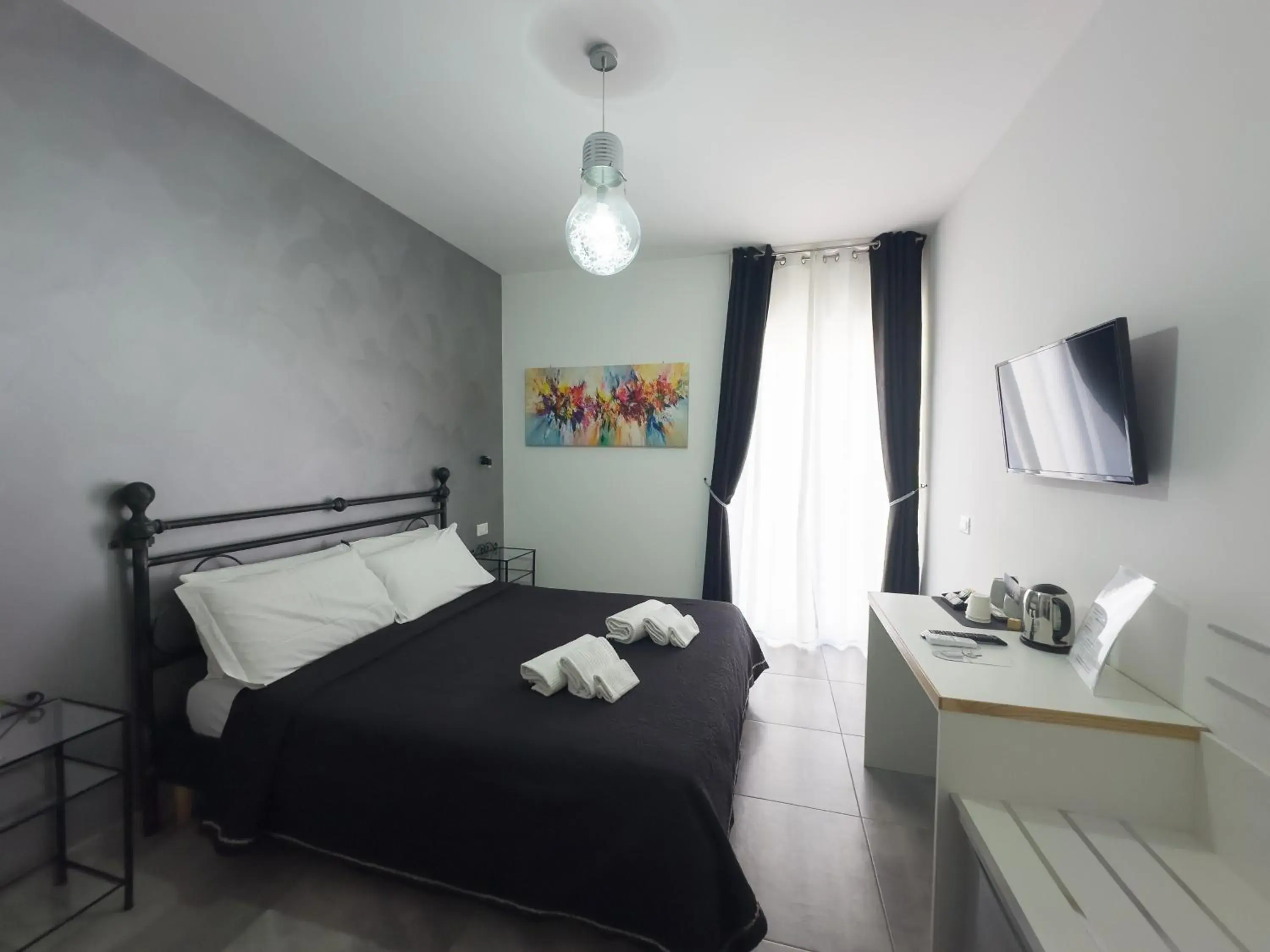 Double Room with Balcony in Four Winds B&B Double Room with Balcony in Four Winds B&B